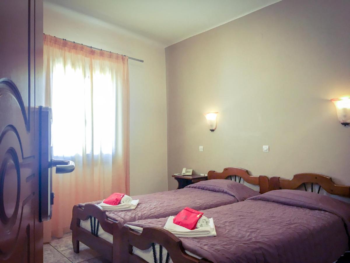 Standard Double or Twin Room No Balcony photo 3