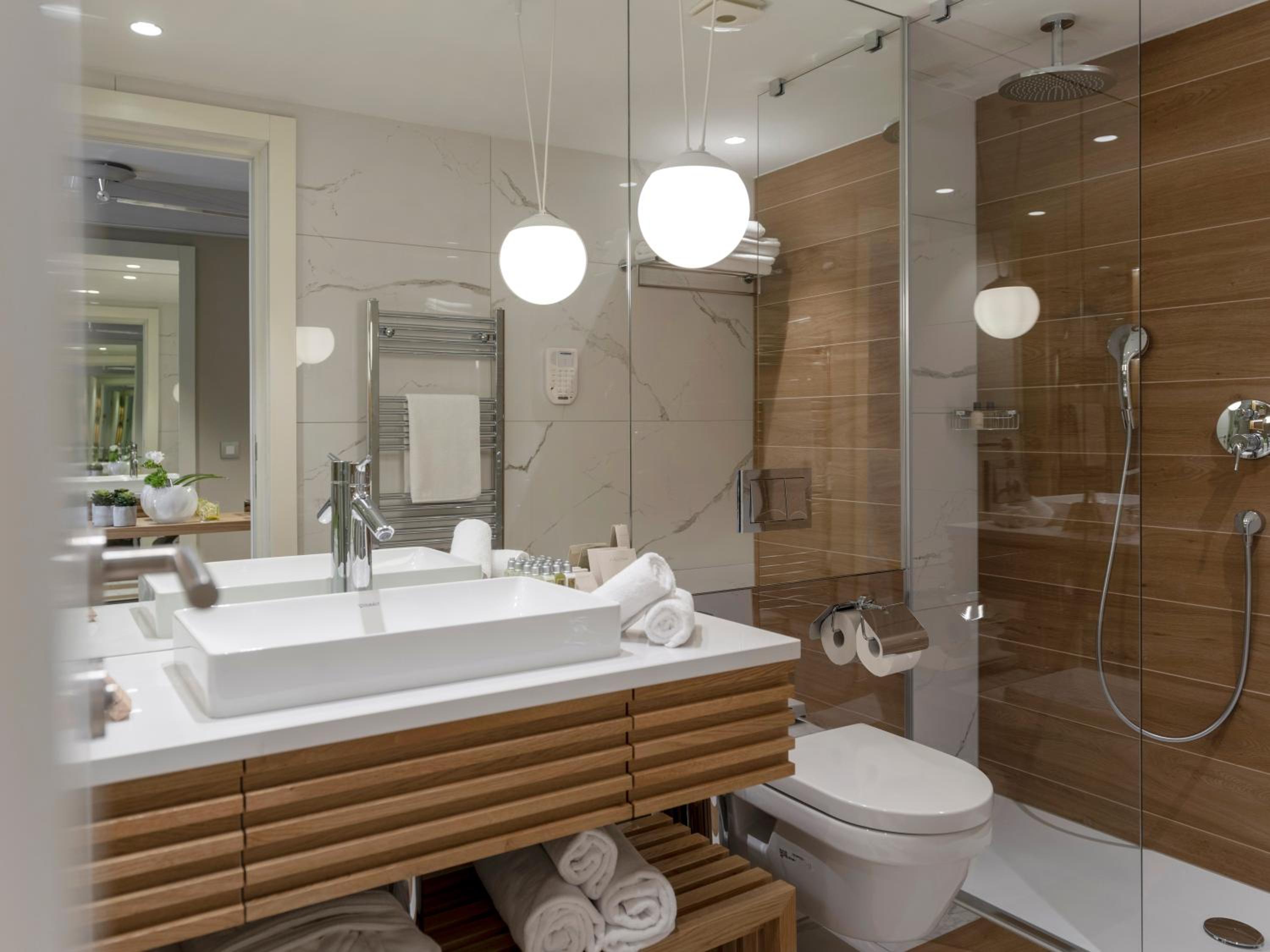 Classic Double Room, Partial Sea View