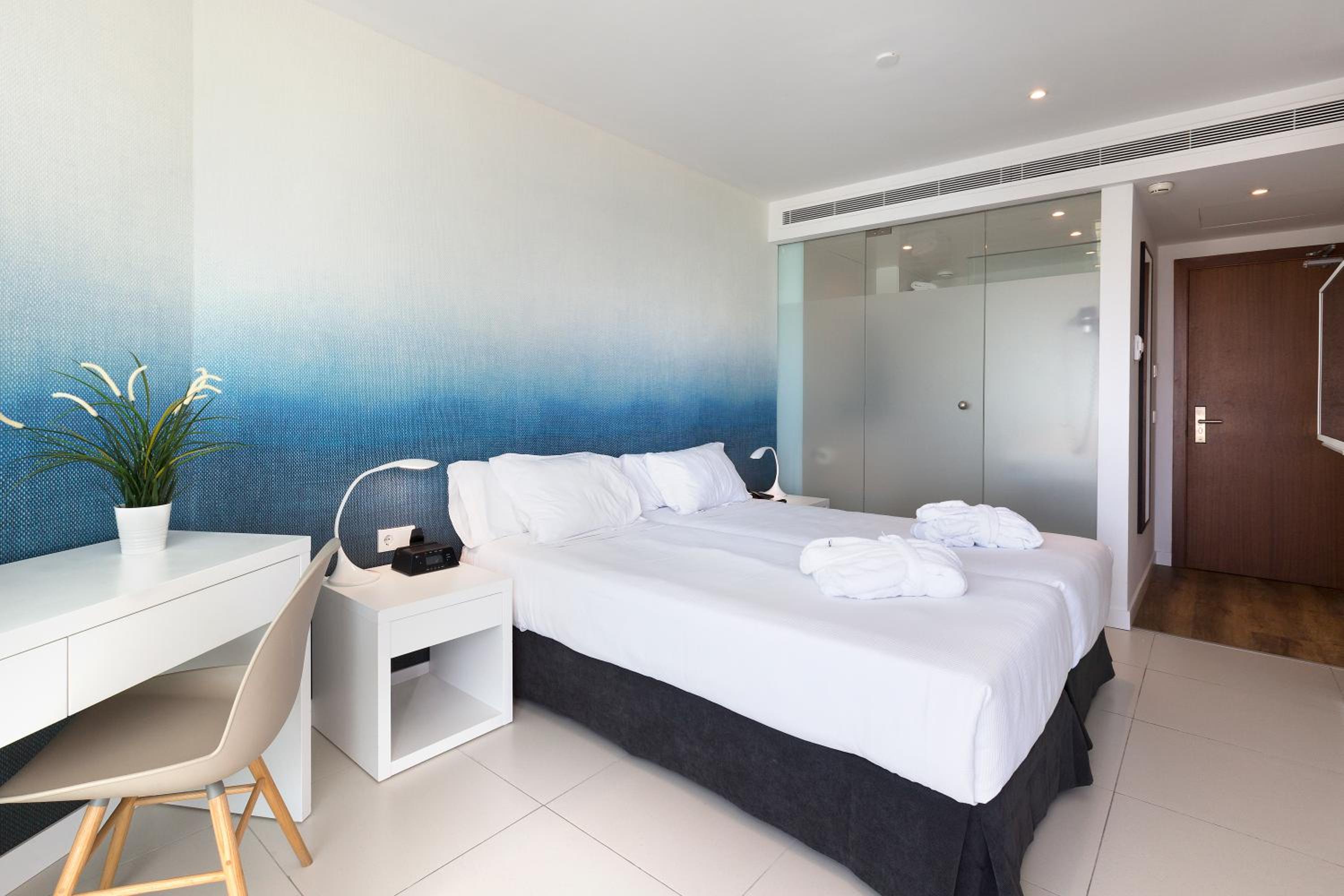 Habitación Premium Doble con Vista al Mar con Balcón