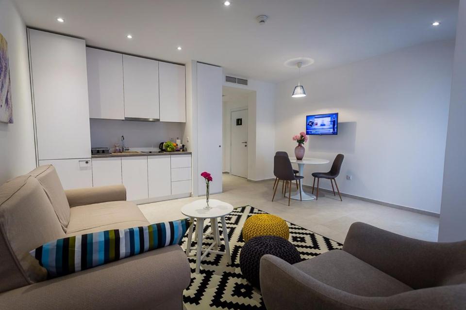 Comfort one-bedroom apartment with a balcony photo 3