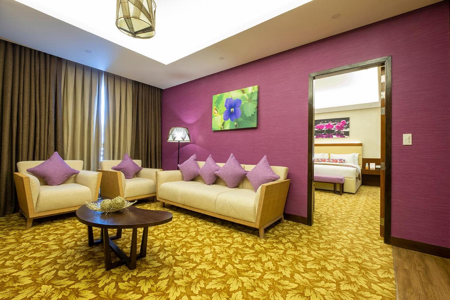 Specialty Room photo 2