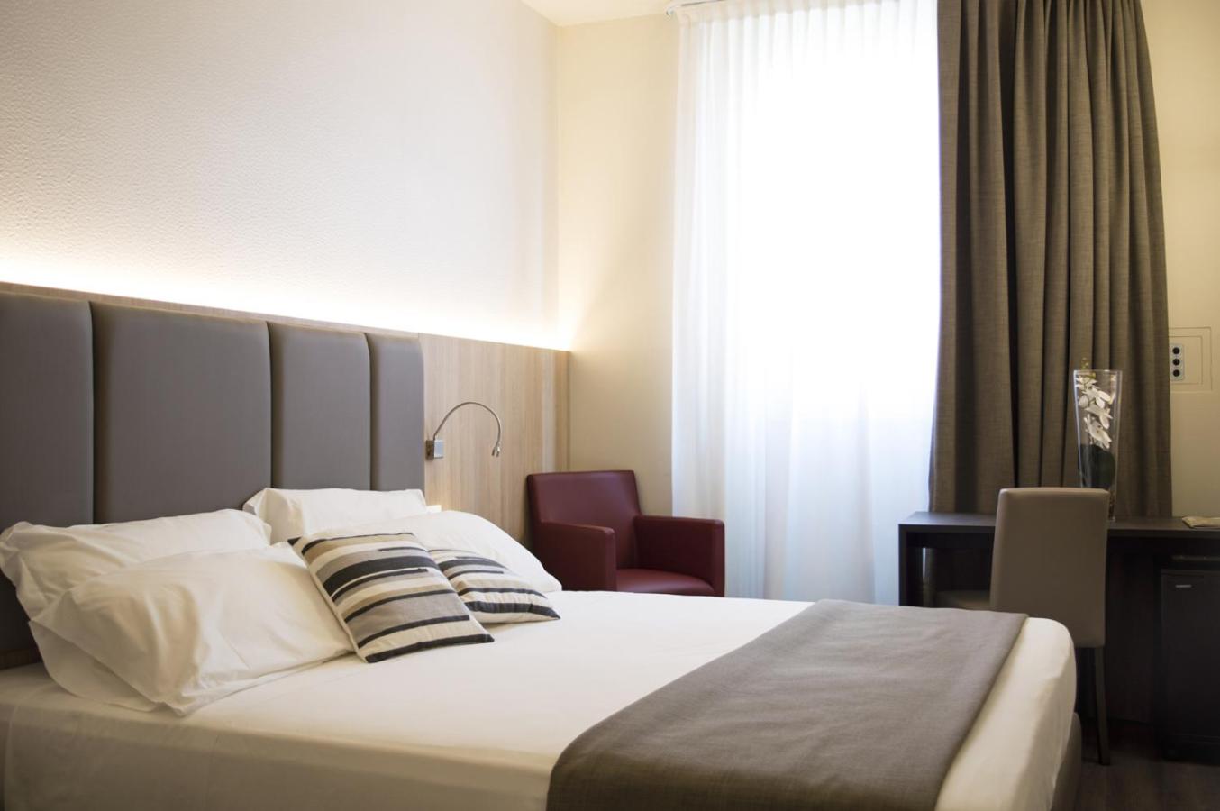 Double Room - Photo 13