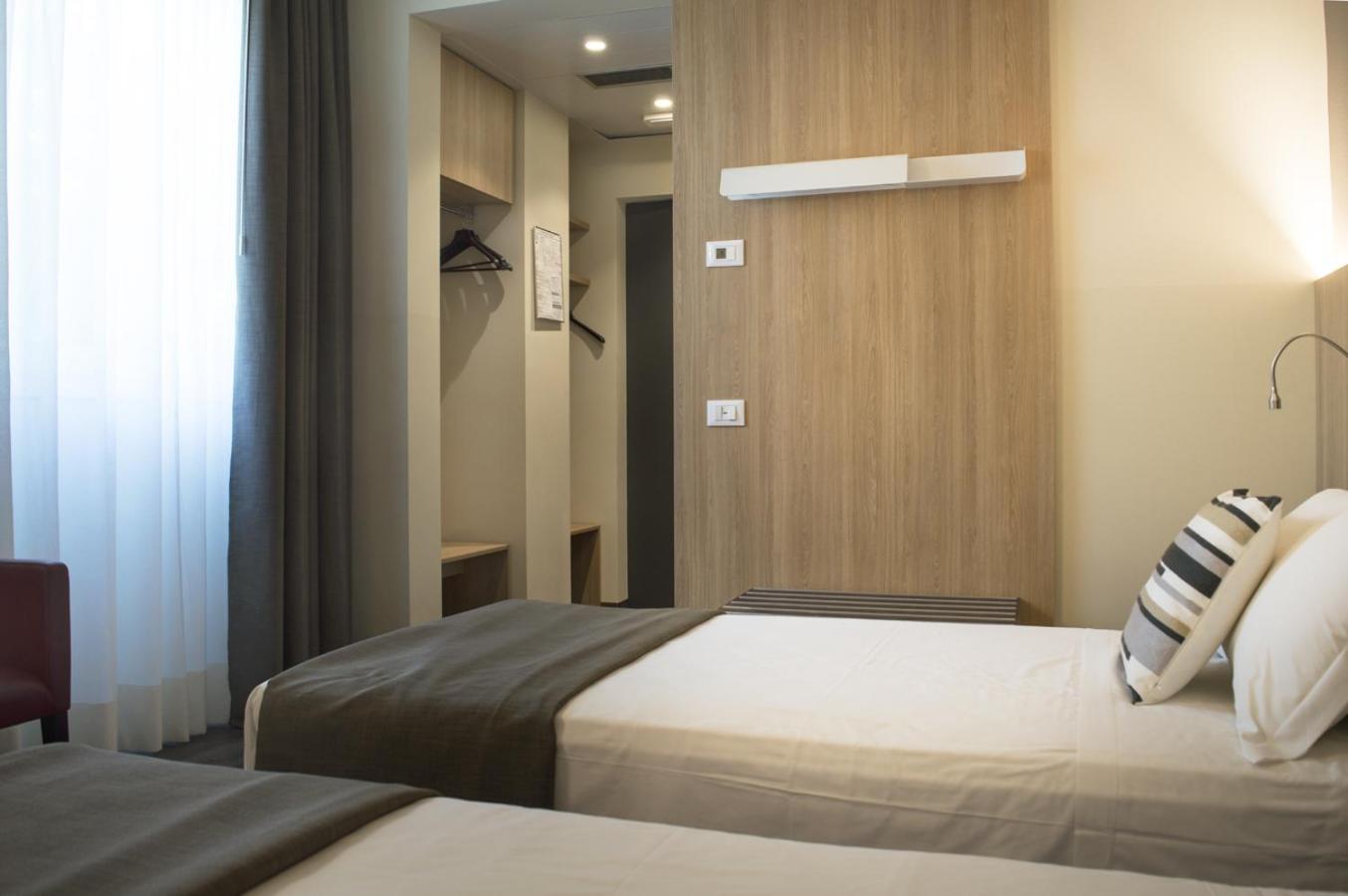 Double Room - Photo 8