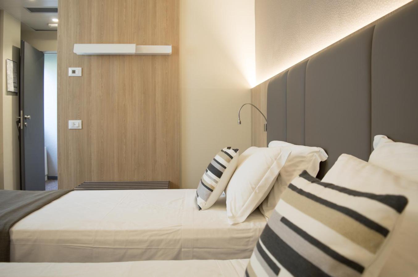 Double Room - Photo 7