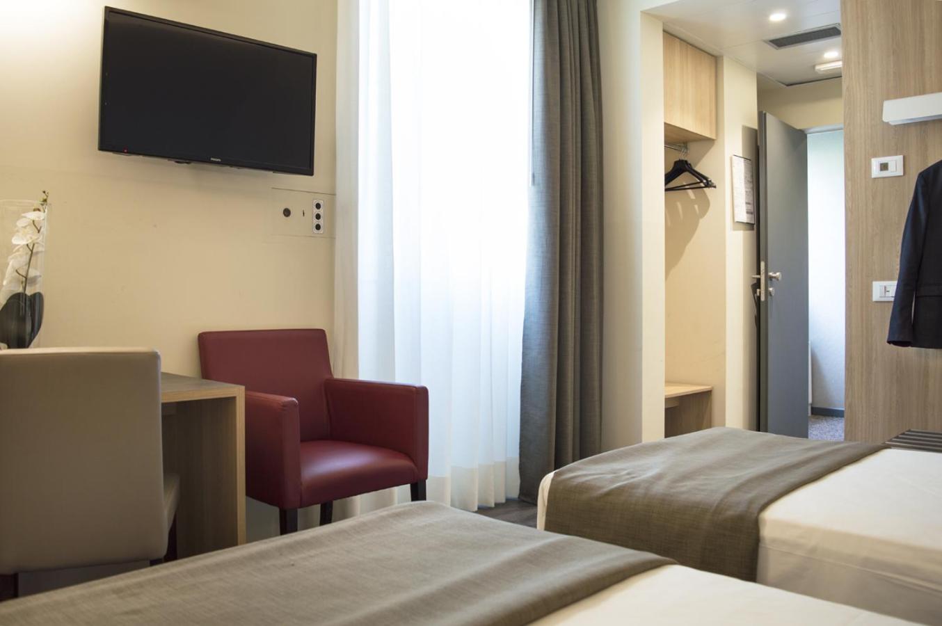 Double Room - Photo 6