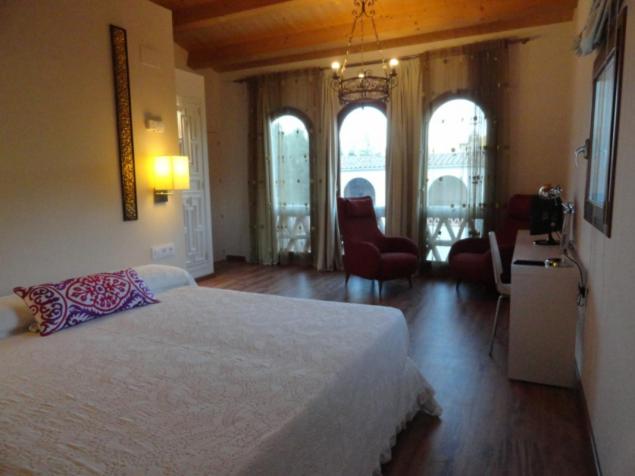 Double Room with Pool View and Terrace photo 3