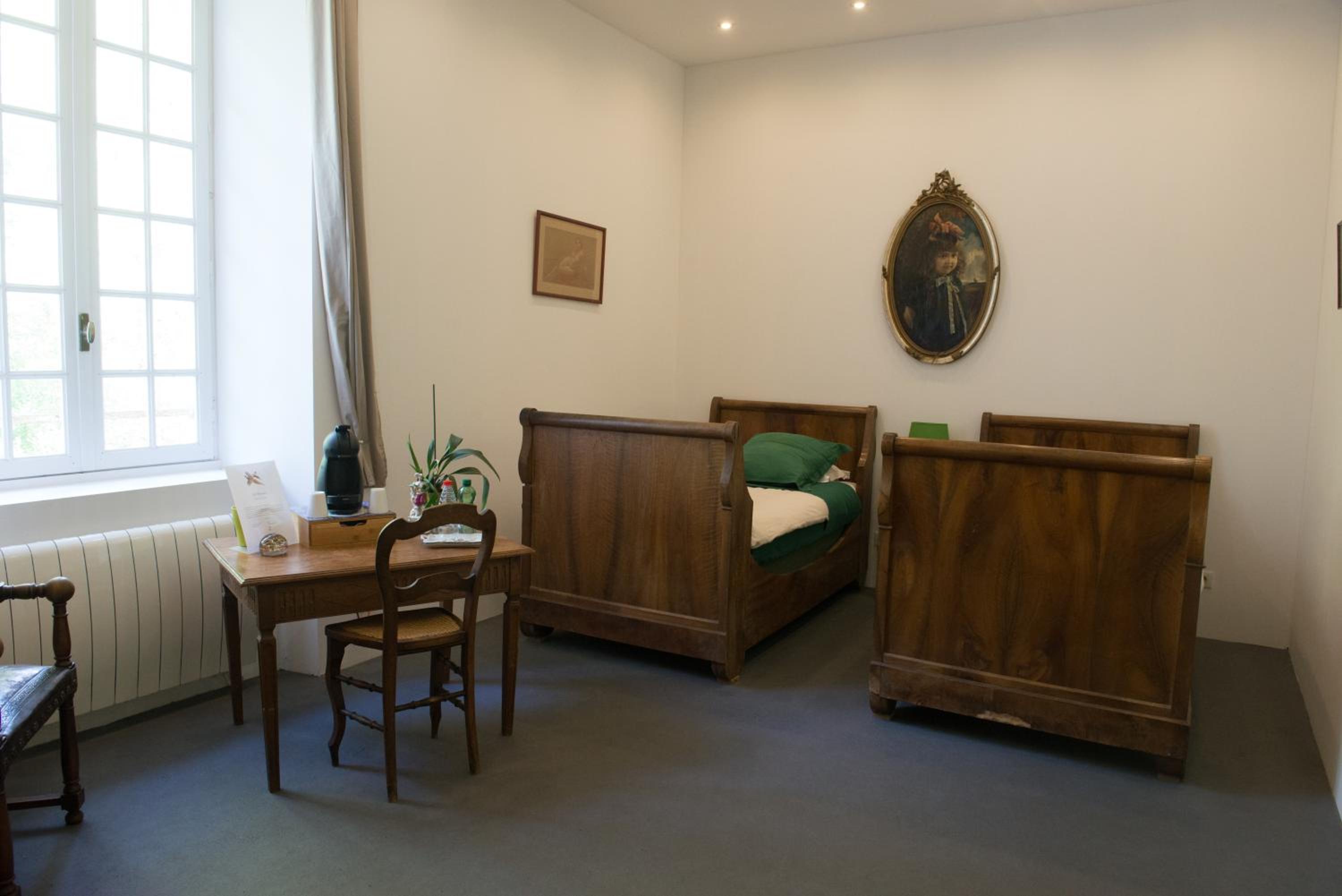 Senator Twin Room  photo 3