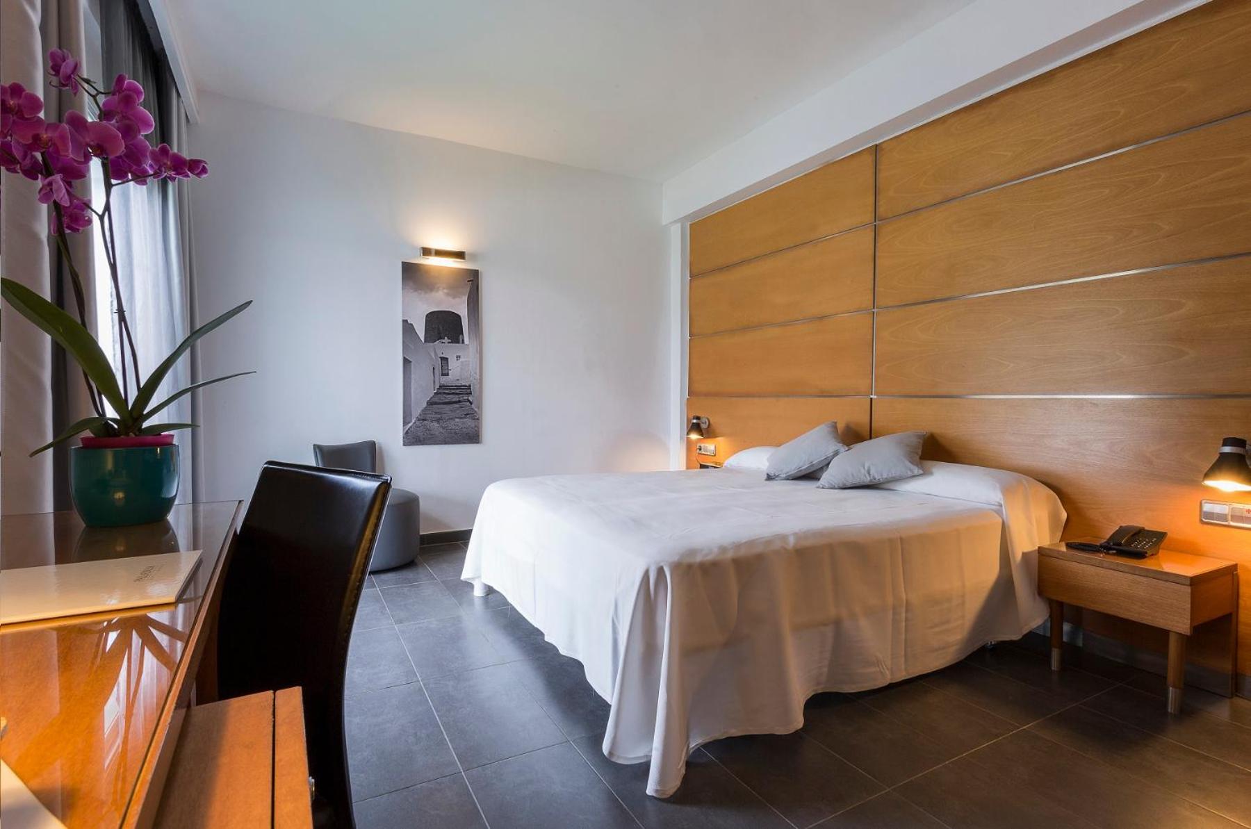 Deluxe Double Room with Jacuzzi and Terrace photo 1