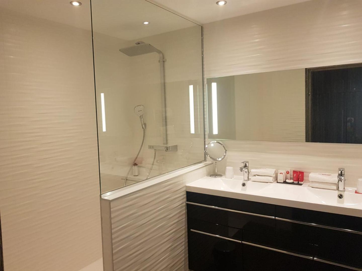 Premium Room - Photo 6