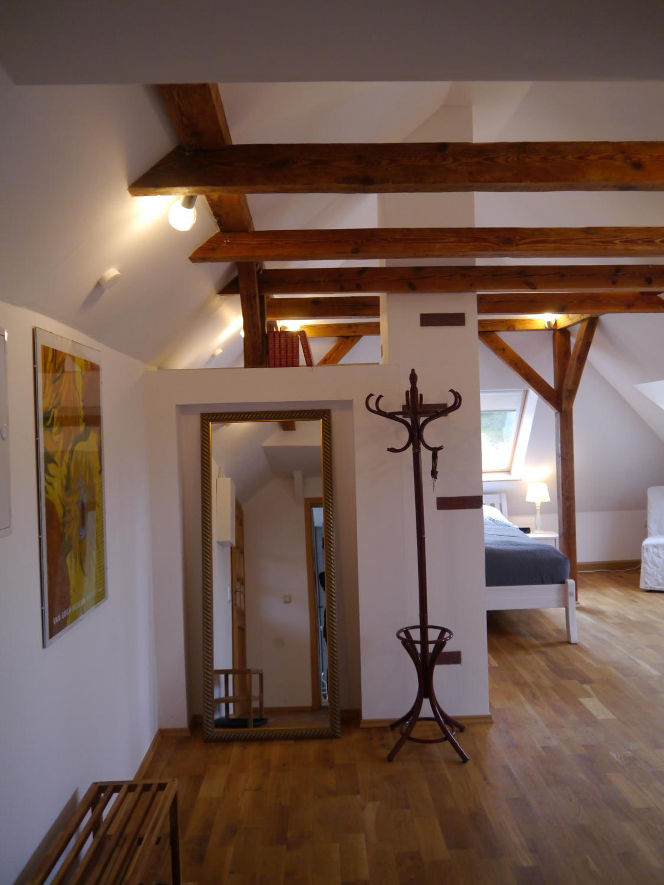Studio Apartment - Attic - Photo 5