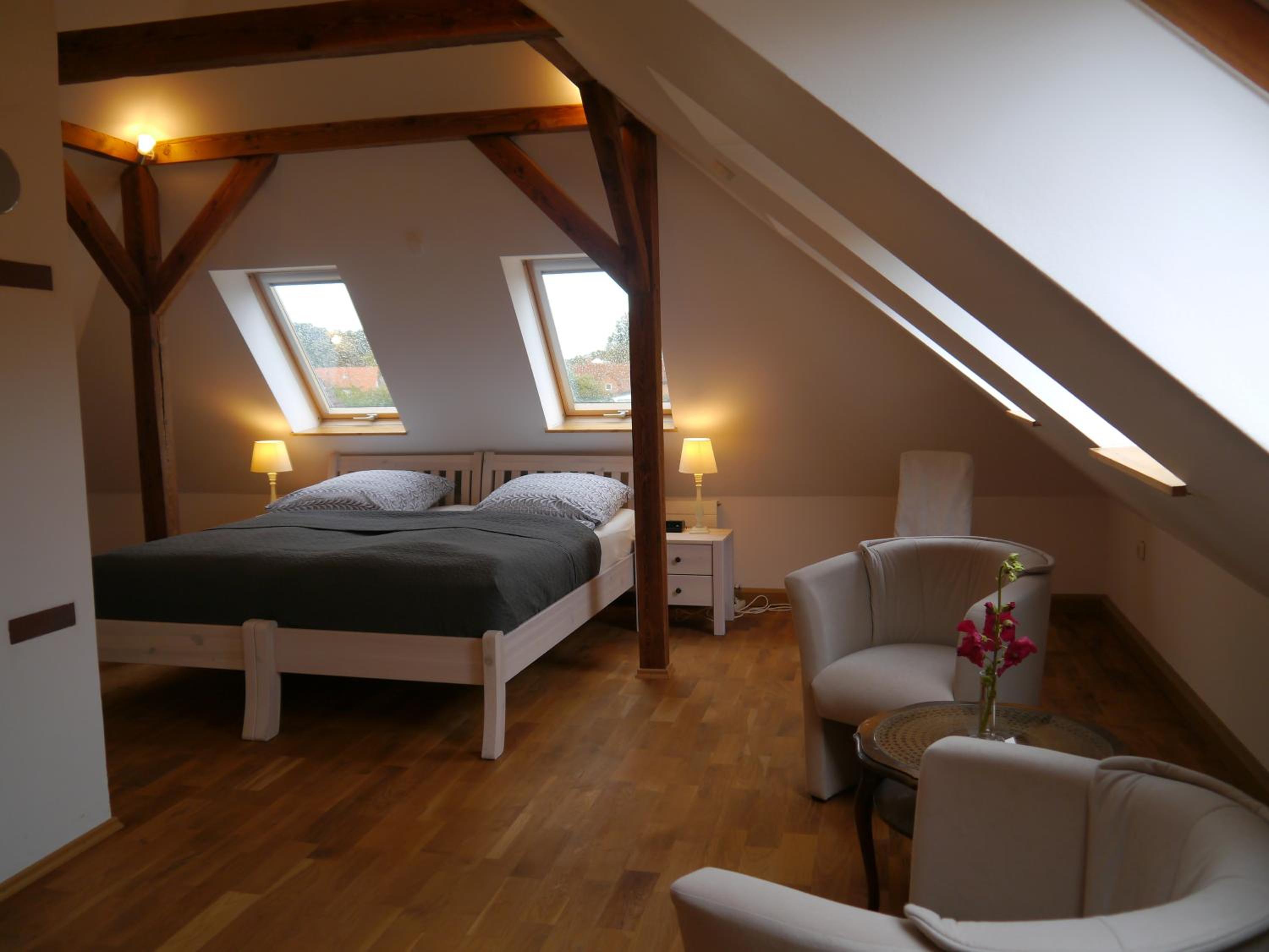 Studio Apartment - Attic - Photo 6