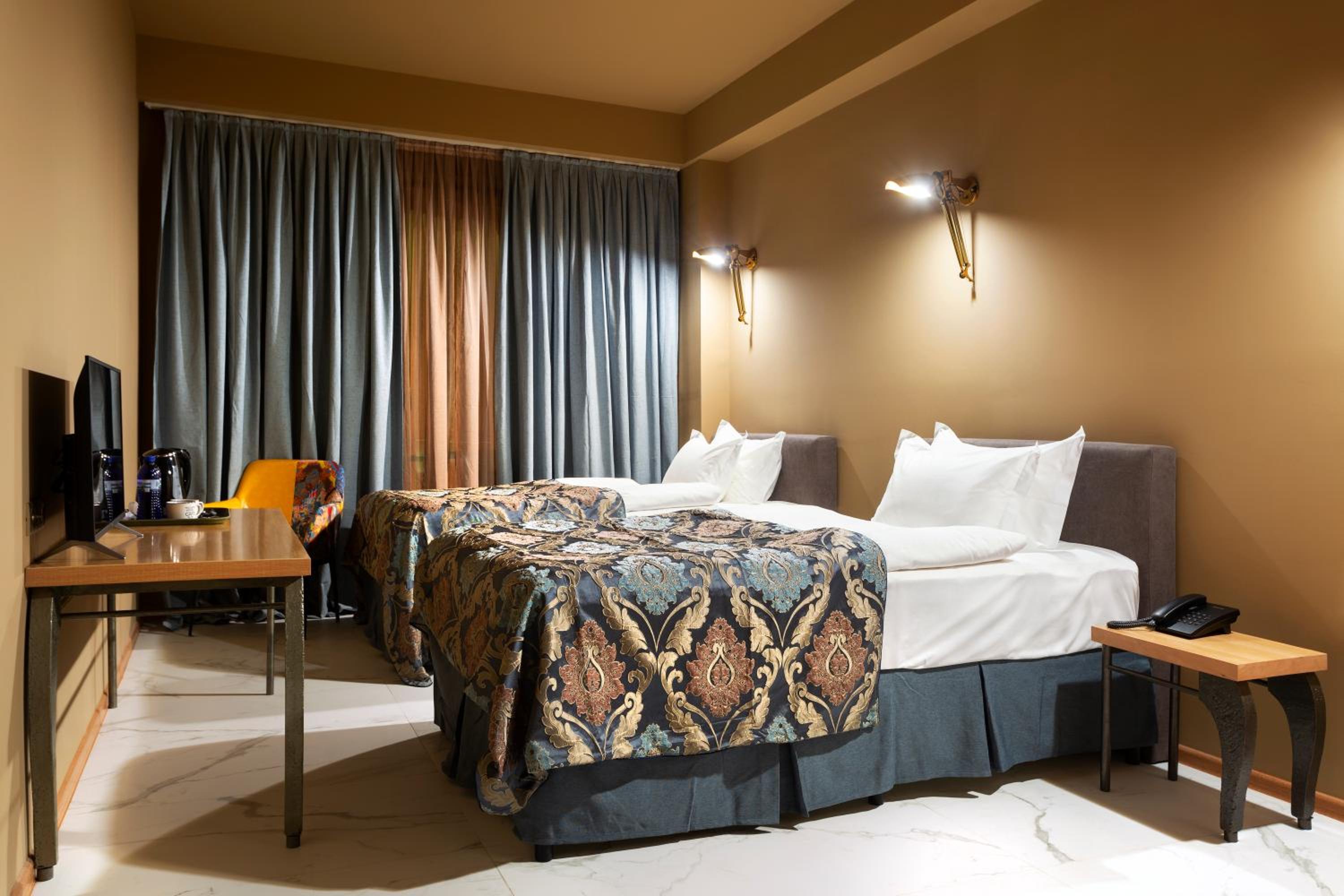 Budget Twin Room - Photo 1