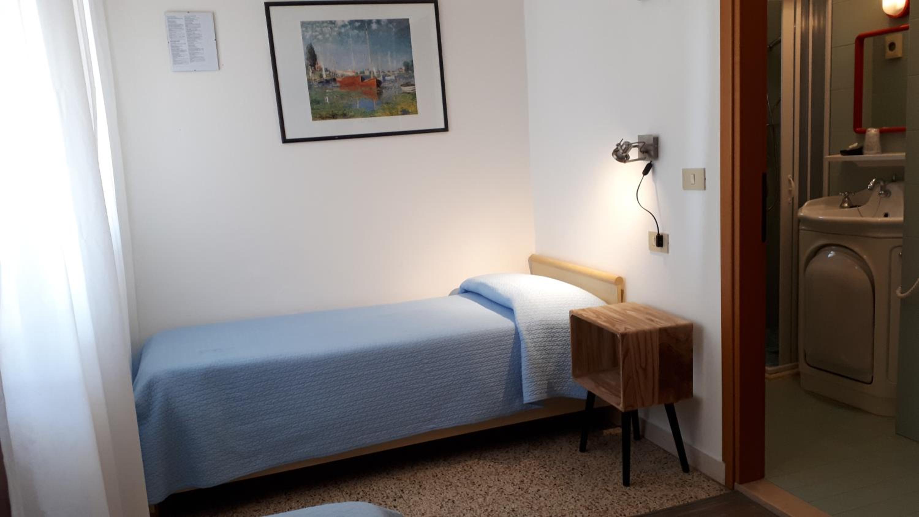 Twin Room with Bathroom