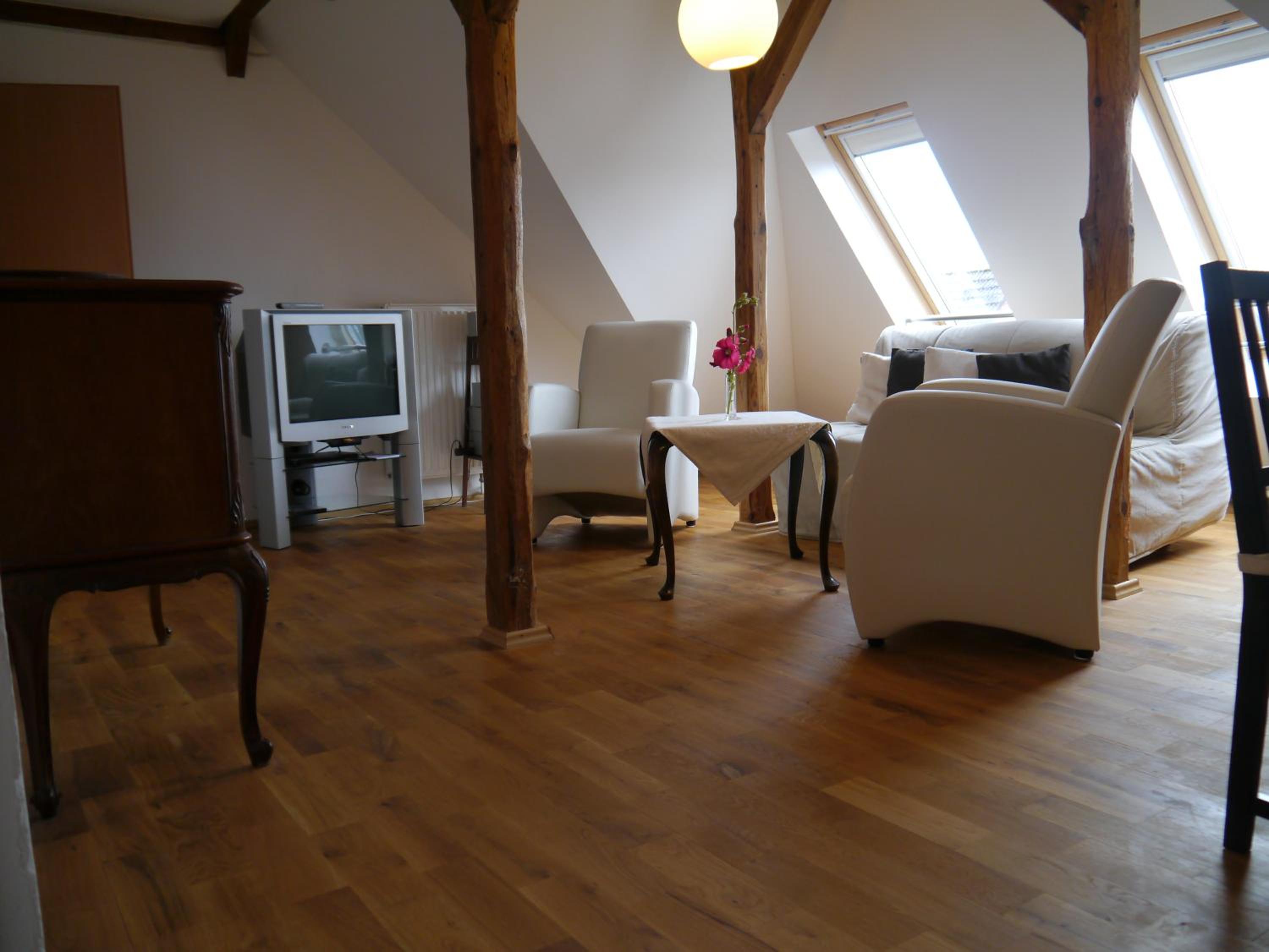 Studio Apartment - Attic - Photo 7
