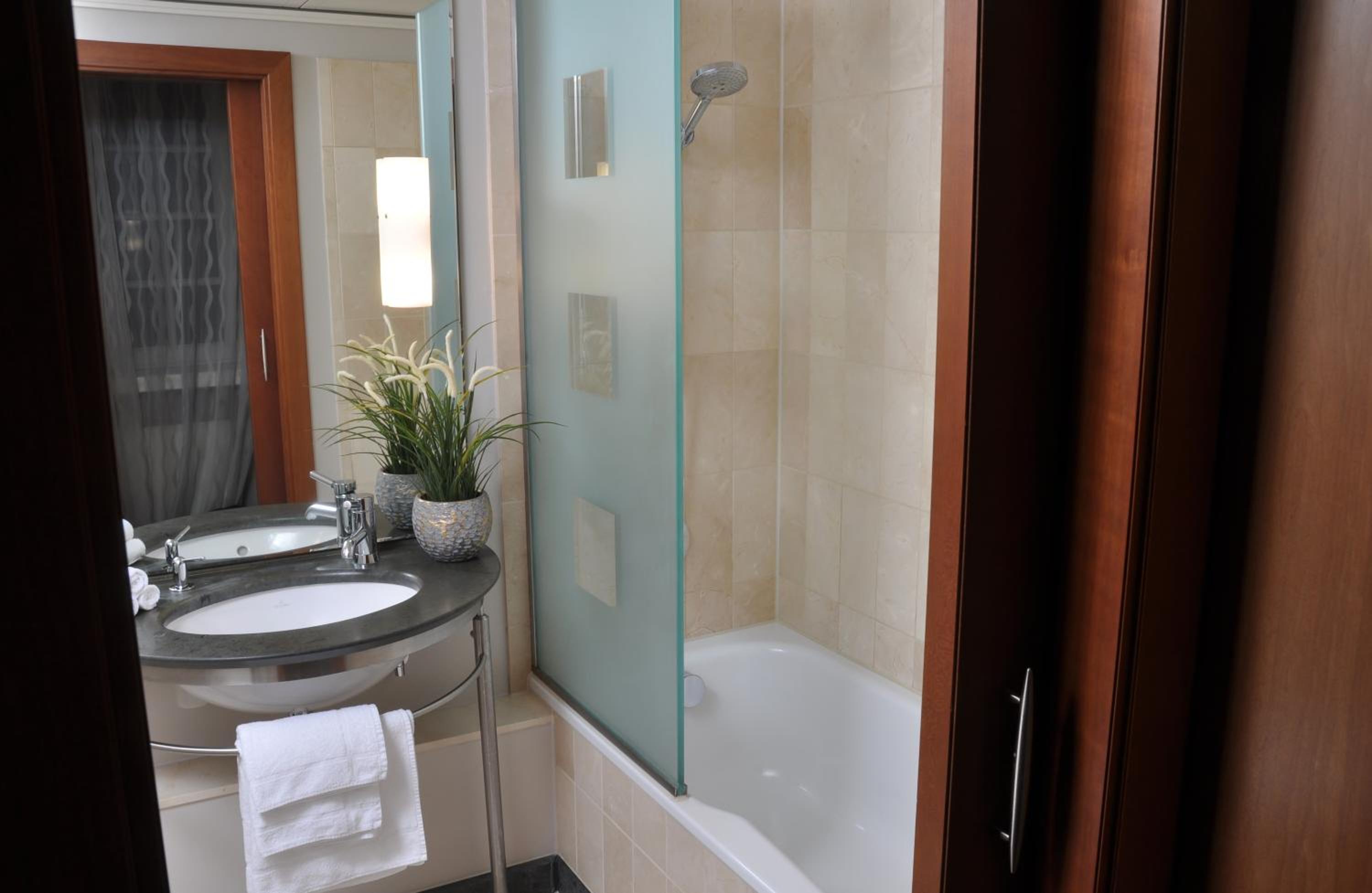 Deluxe Double Room - Photo 8