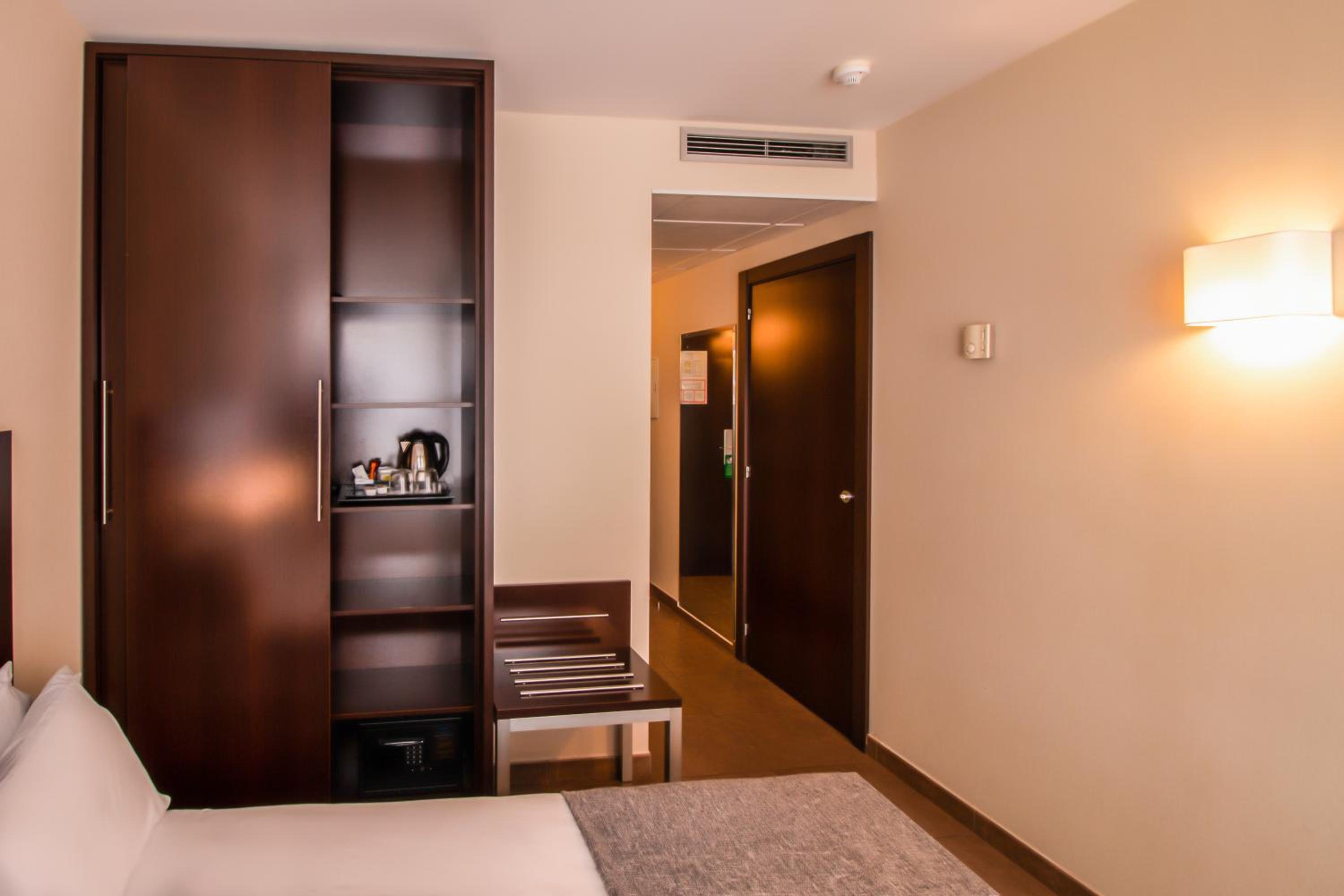 Single Room photo 2