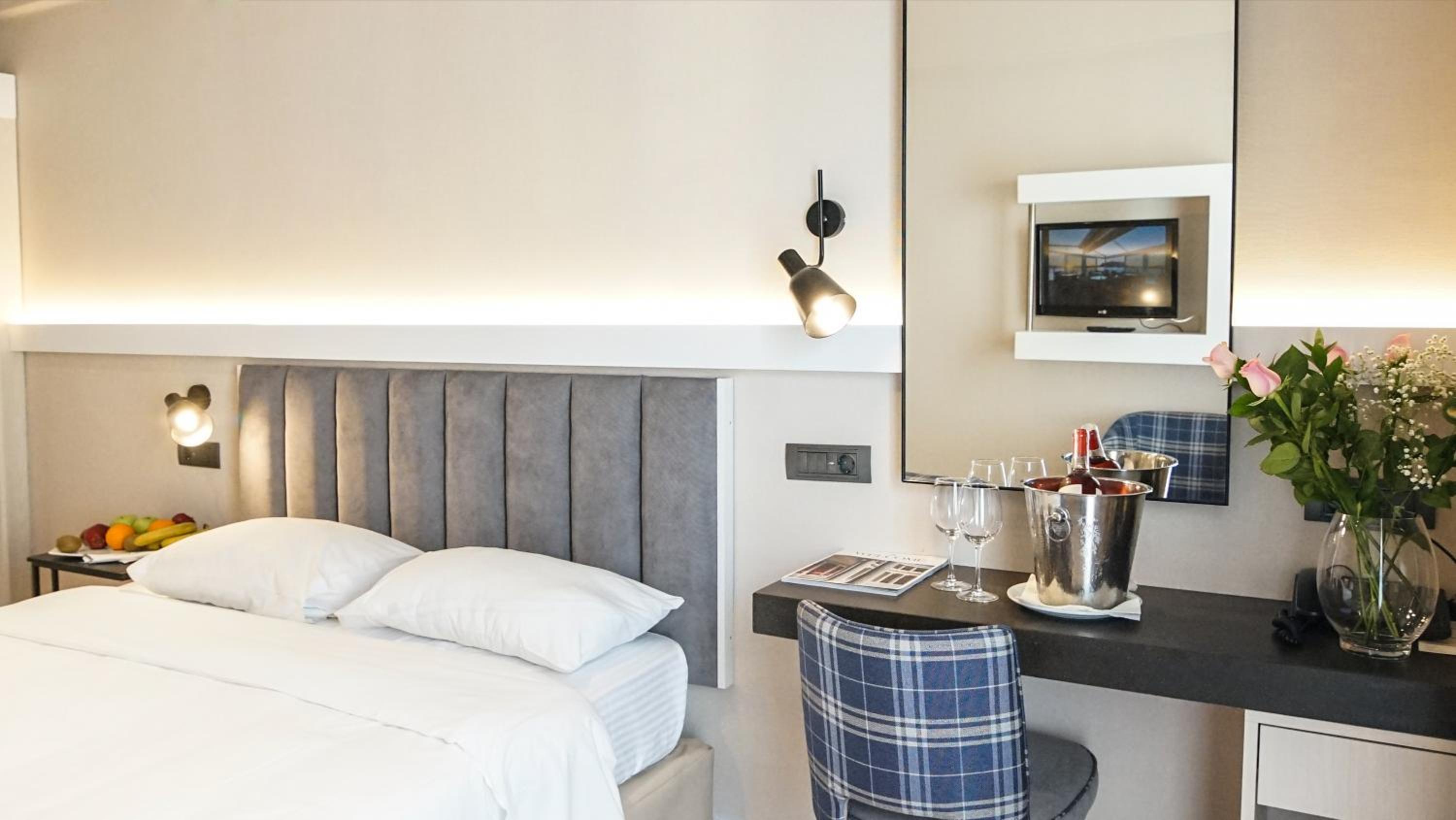 Executive Double or Twin Room with Acropolis View - Photo 17