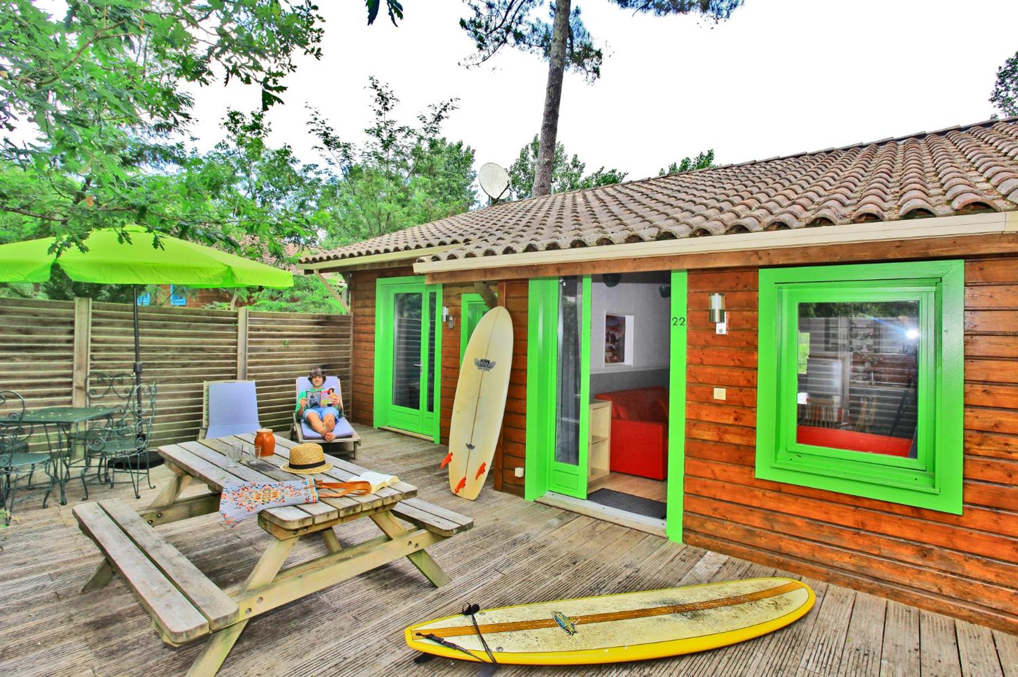 Large Three-Bedroom Cottage - Photo 6