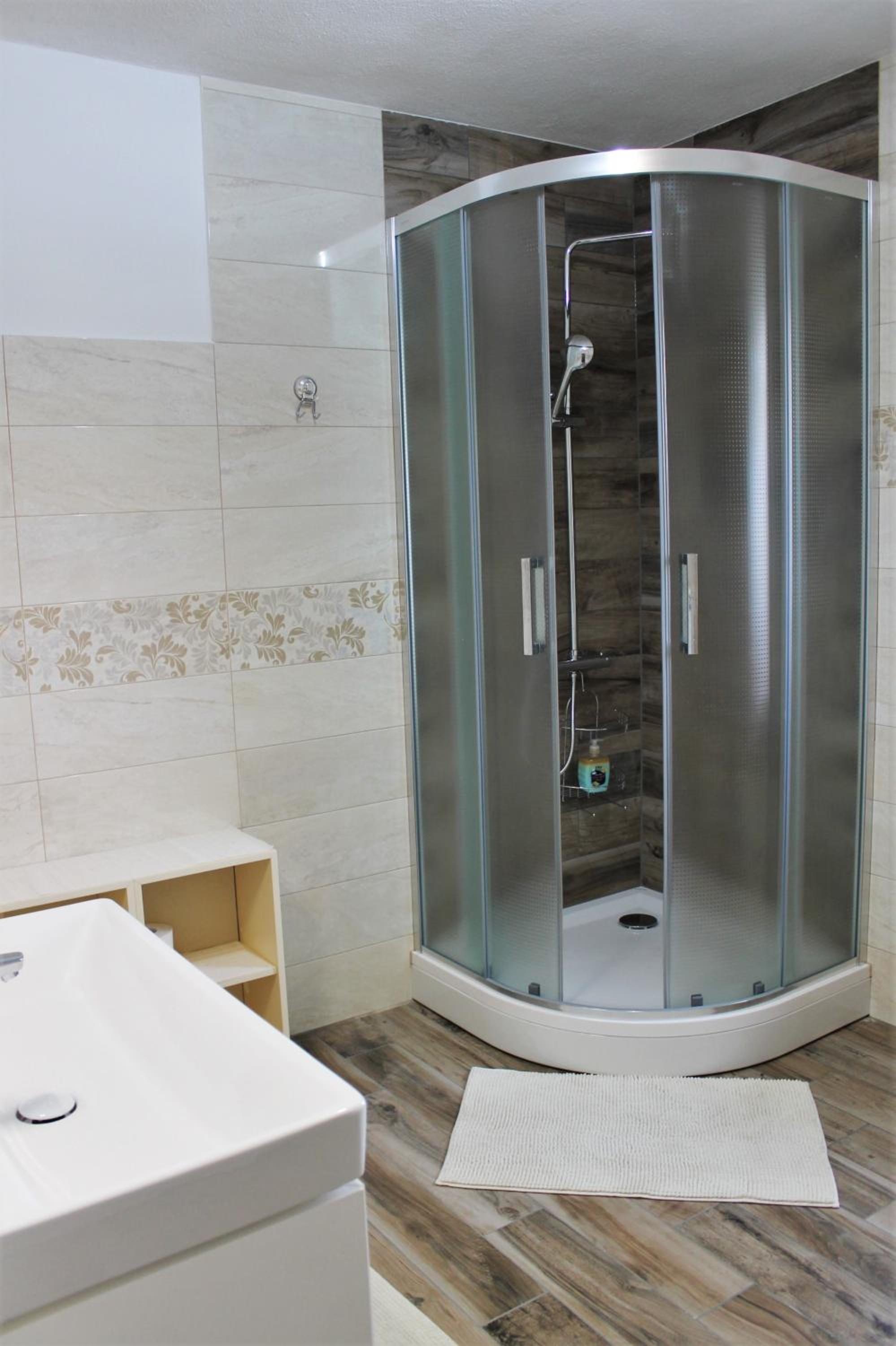 Quadruple Room with Private External Bathroom - Photo 10