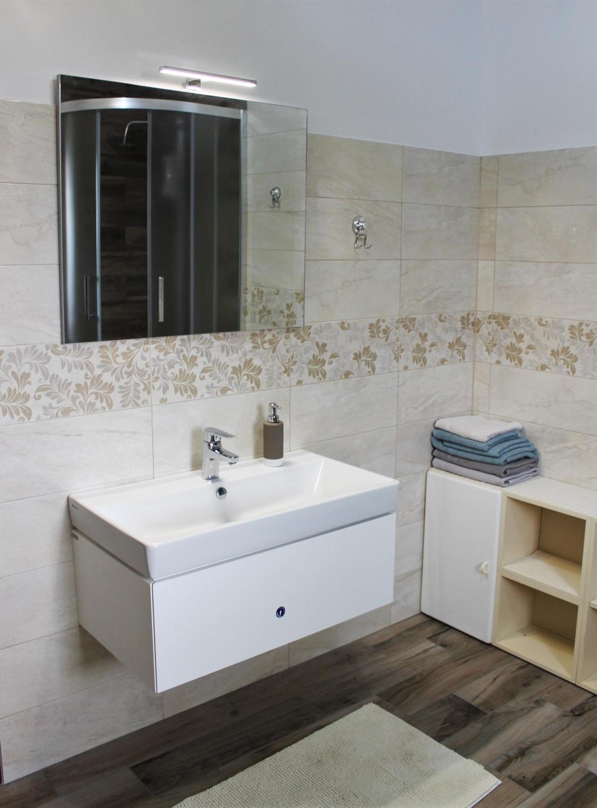 Quadruple Room with Private External Bathroom - Photo 9