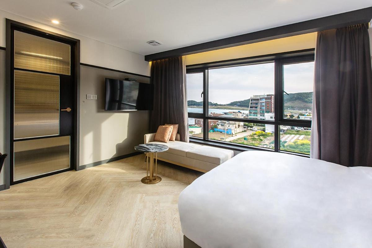 Double Room with Sea View - Photo 4