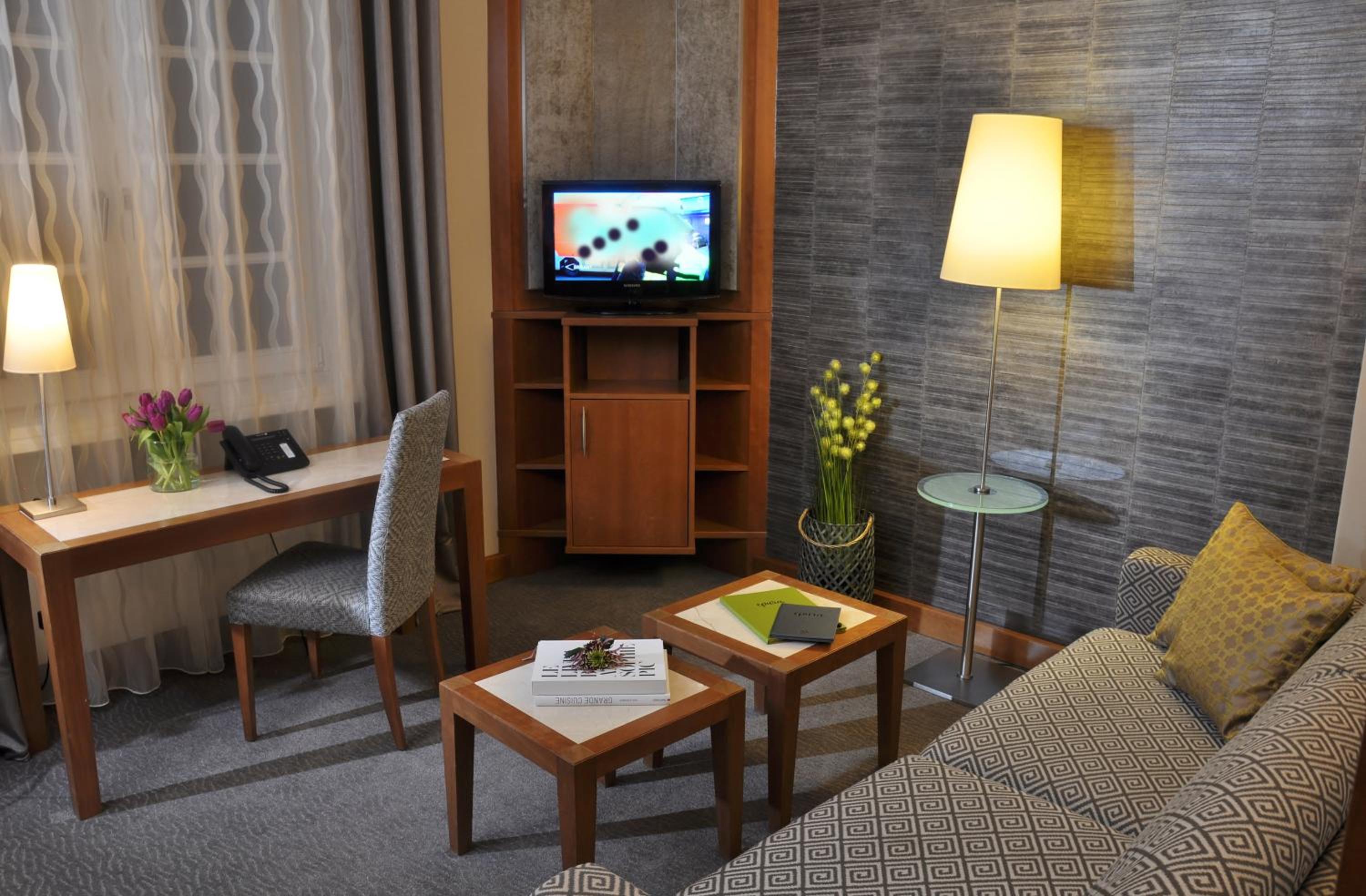 Deluxe Double Room - Photo 7