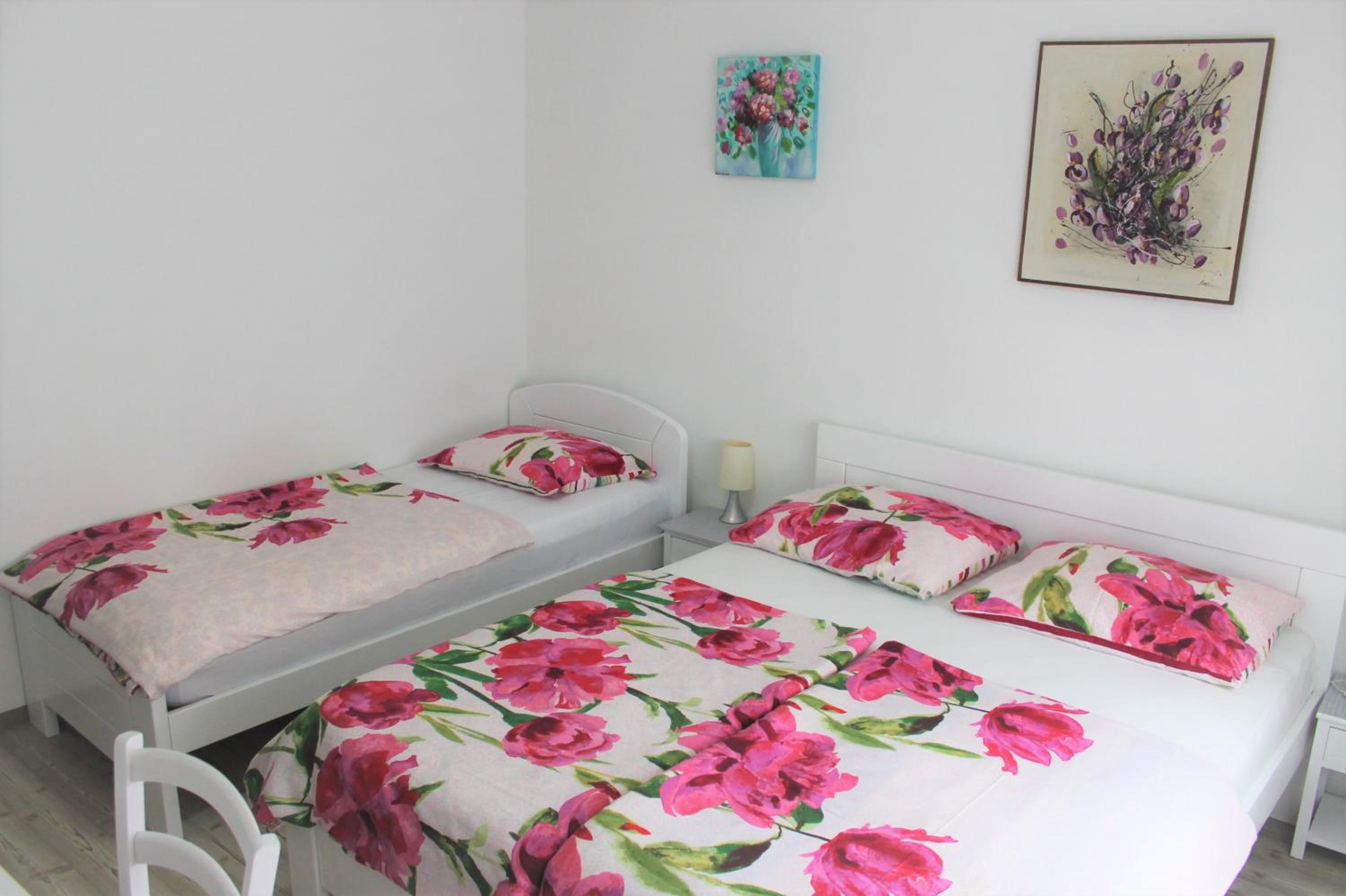 Quadruple Room with Private External Bathroom - Photo 2