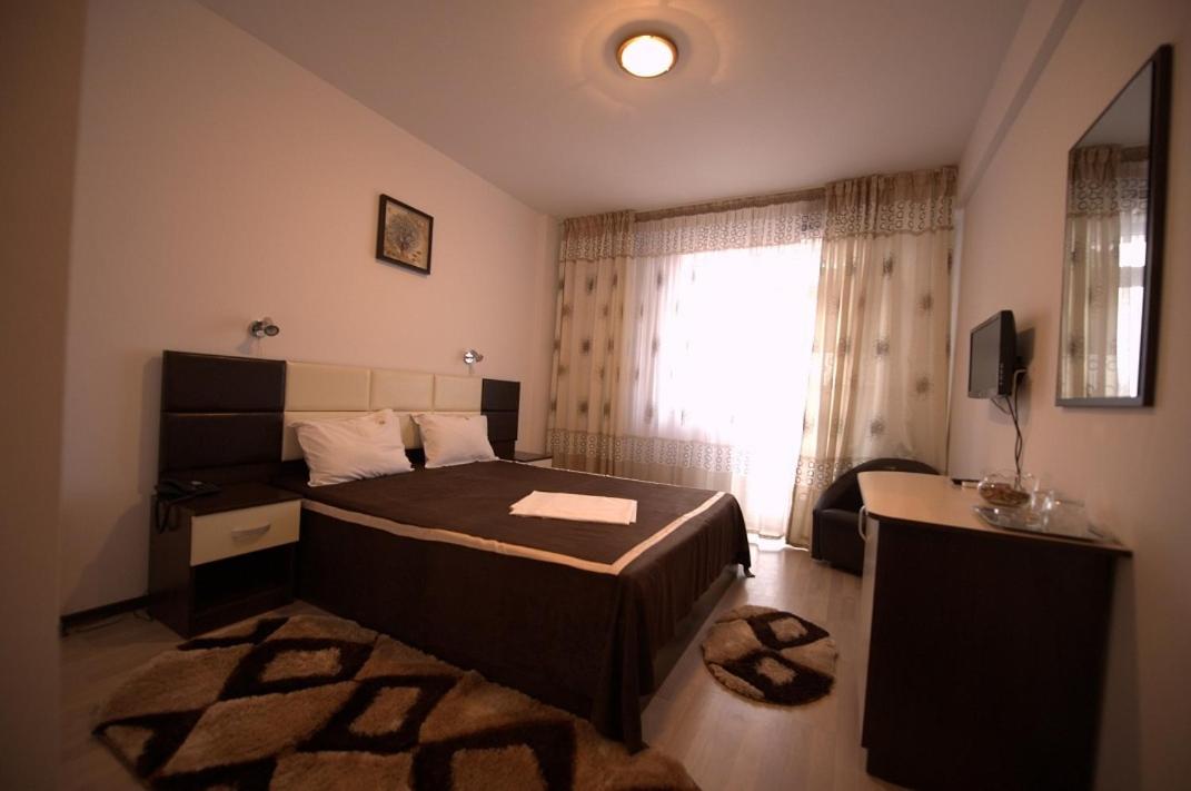 Suite - Photo 2