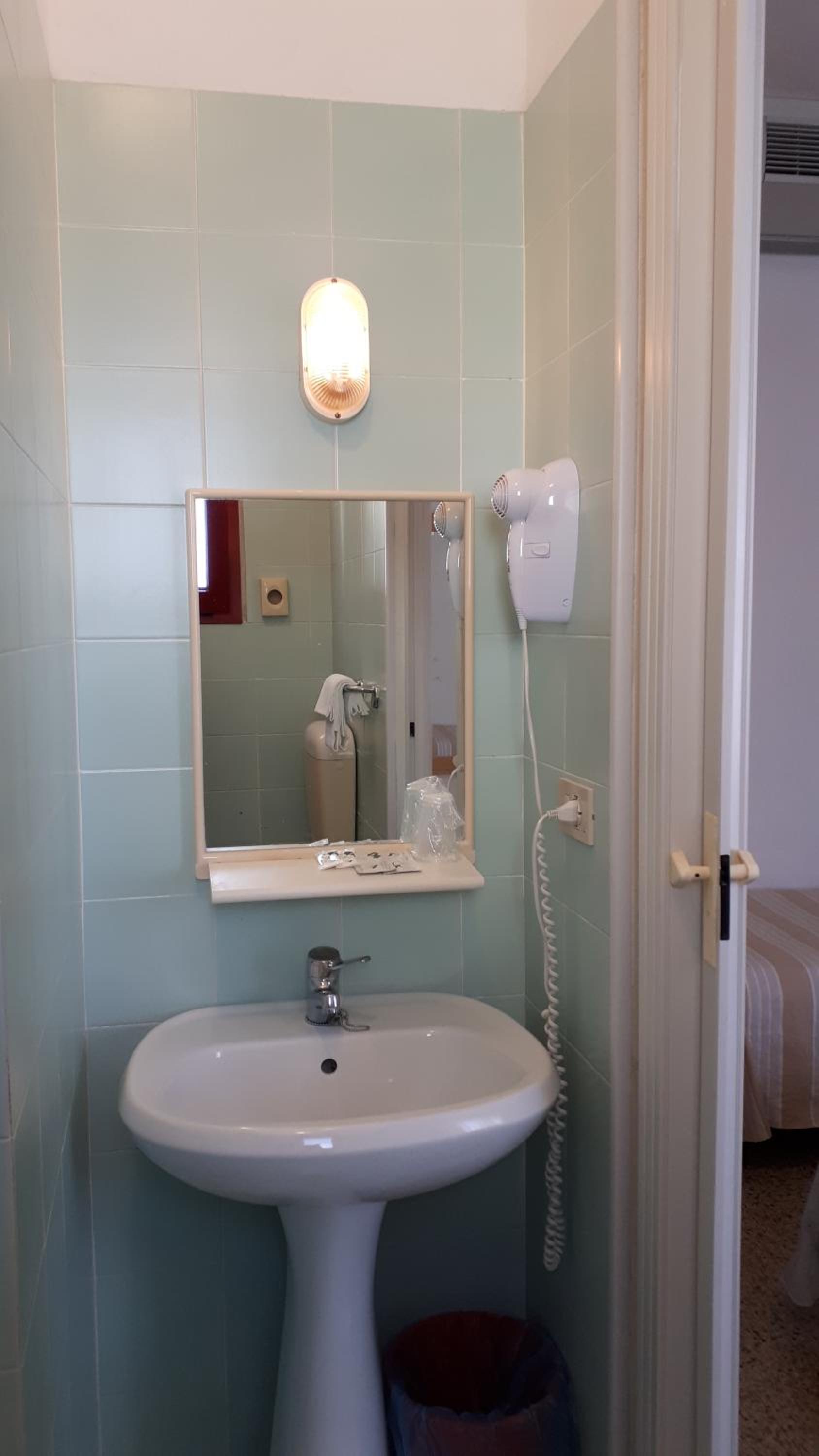 Standard Quadruple Room photo 2