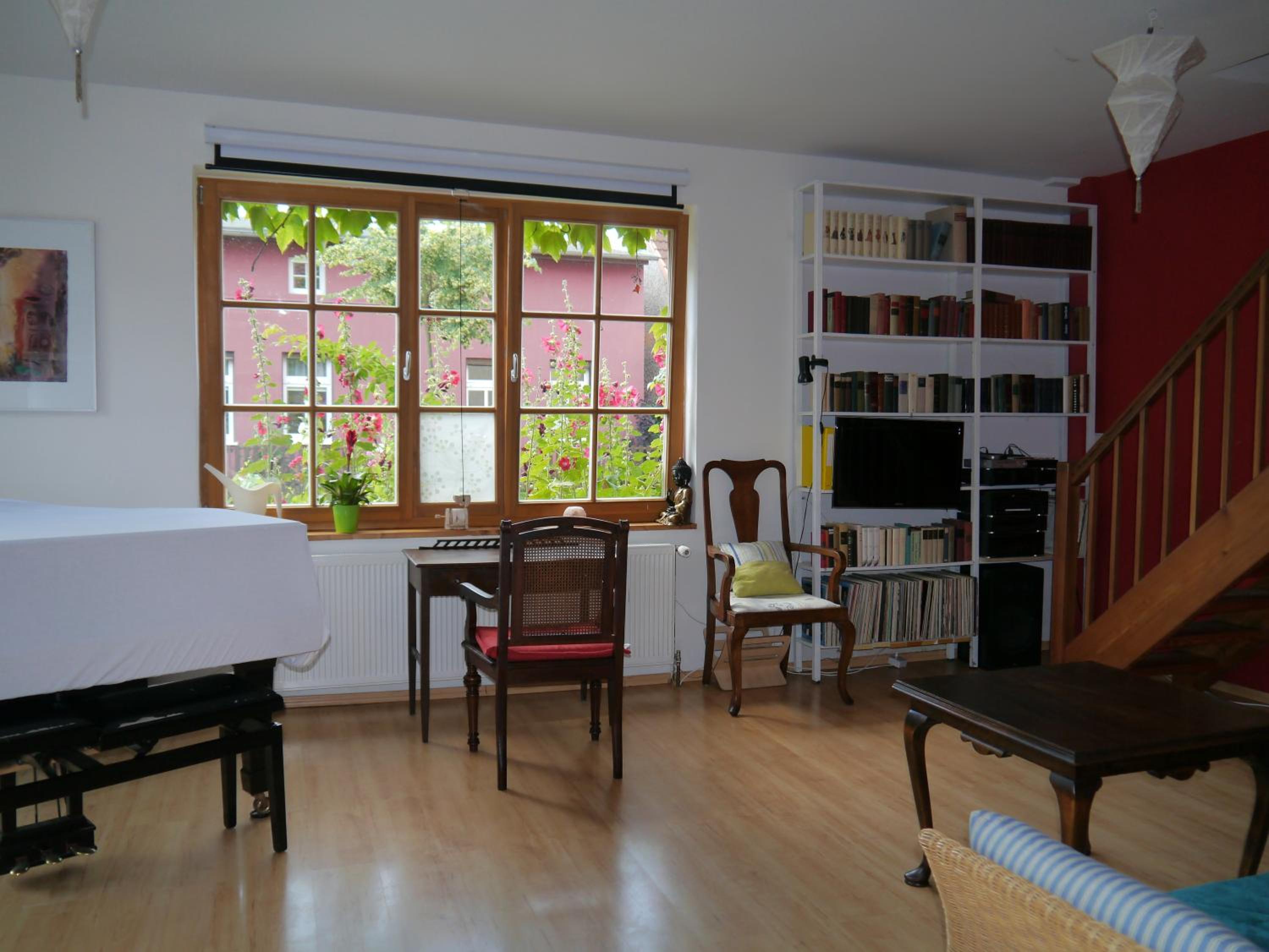 One-Bedroom Apartment with Terrace - Photo 4