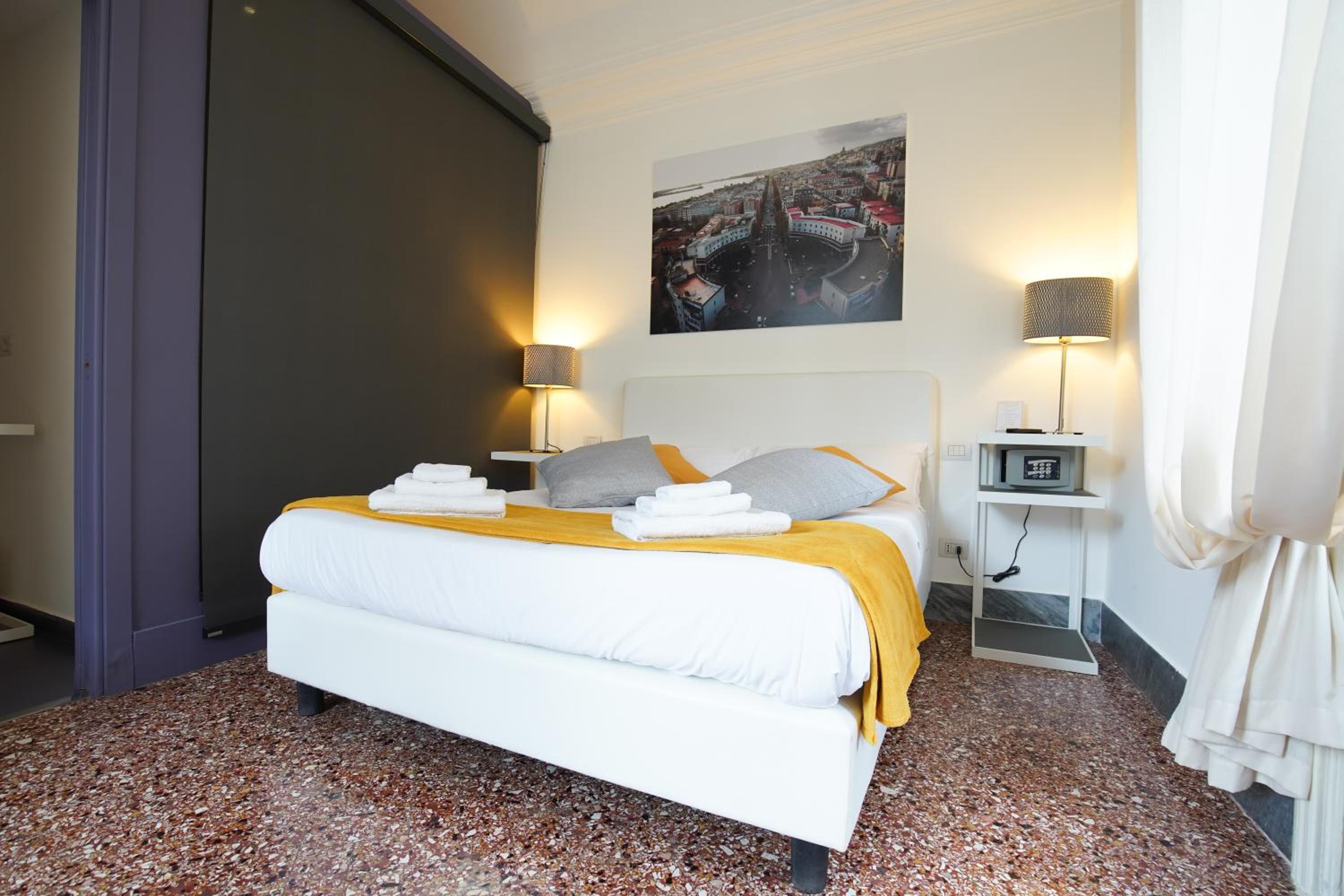 Deluxe Queen Room - Photo 6