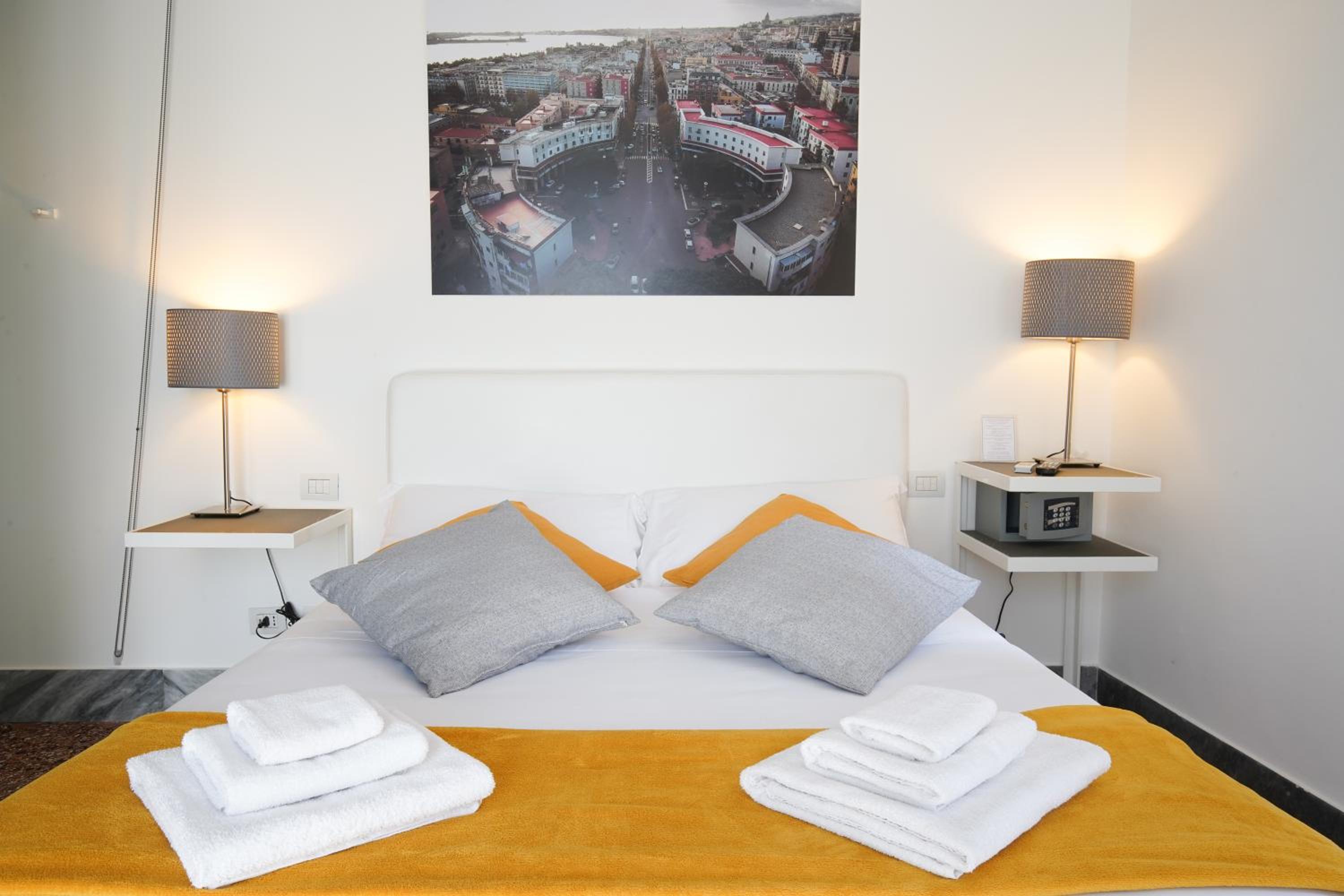 Deluxe Queen Room - Photo 2