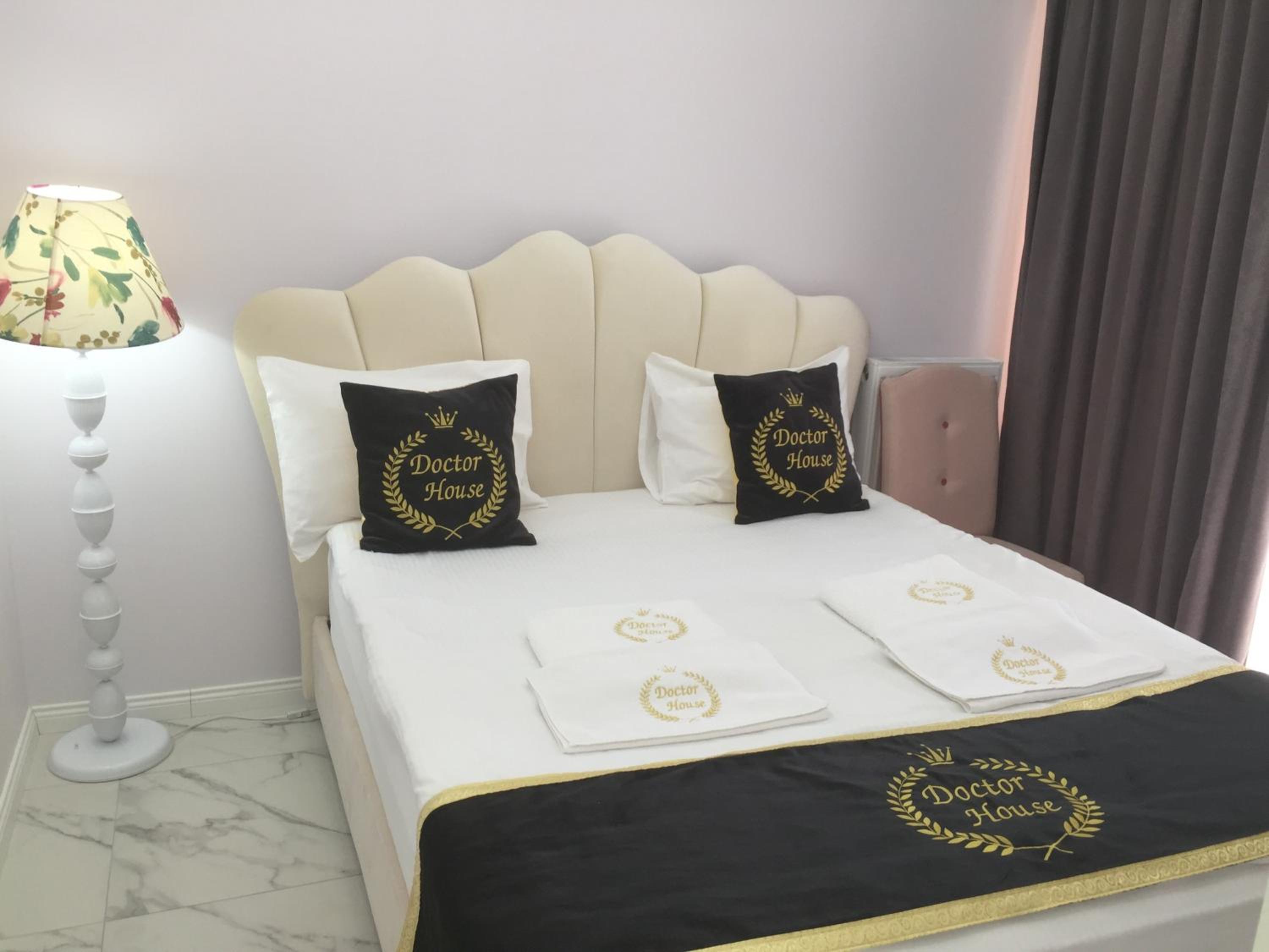 Queen Suite photo 1