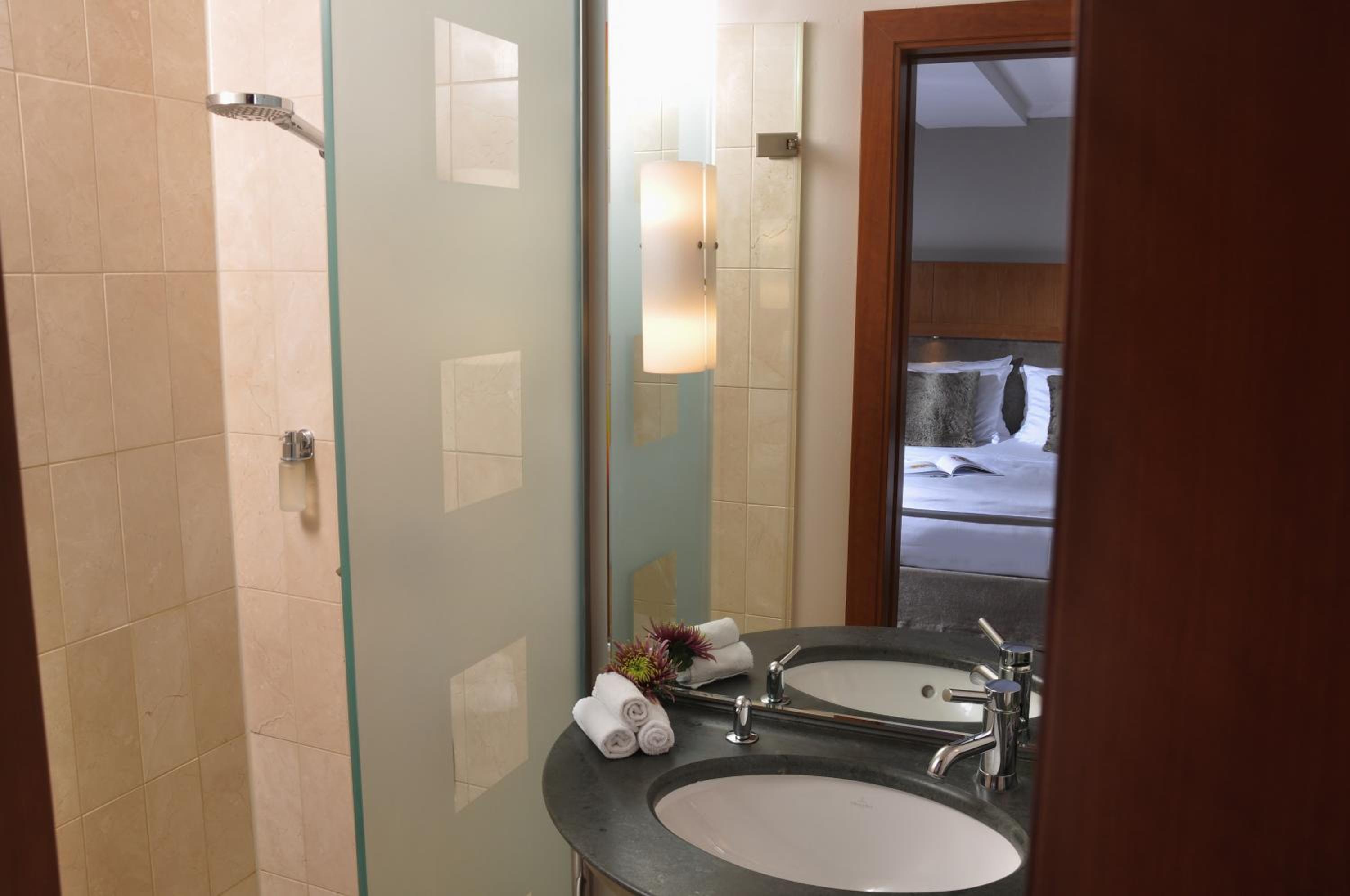 Standard Double Room - Photo 5