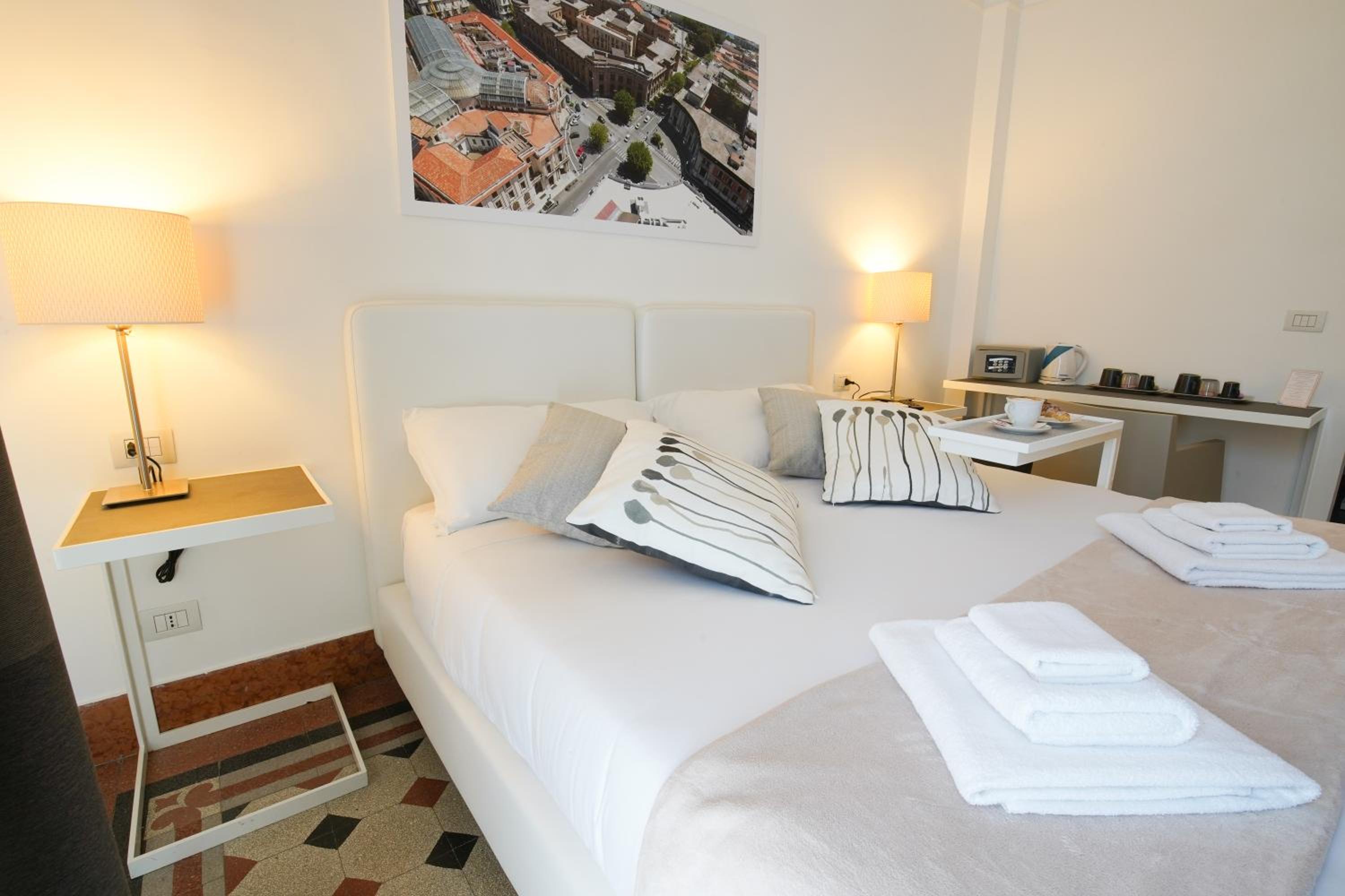 Deluxe Double or Twin Room - Photo 6