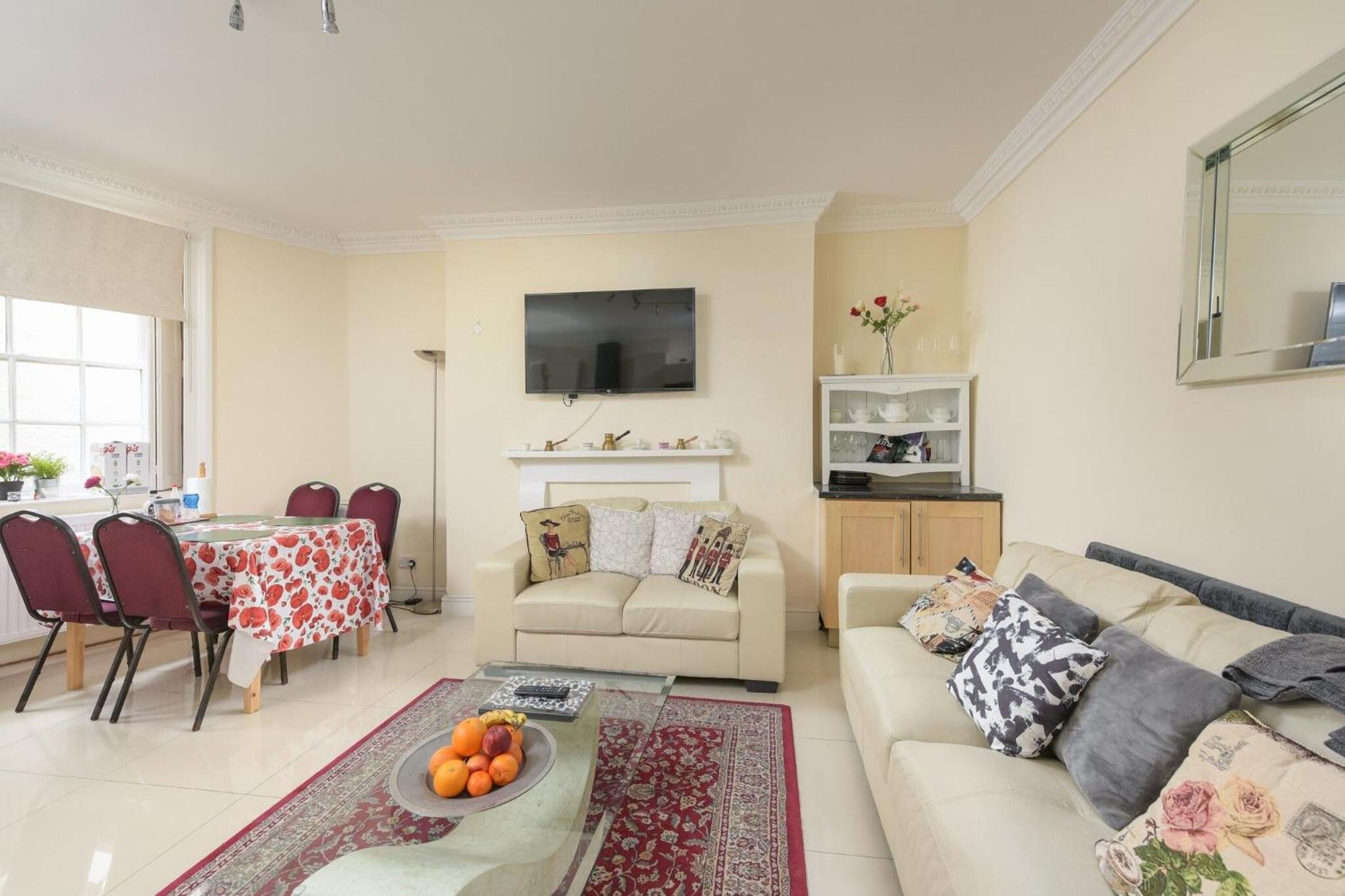 Double Room with Shared Bathroom photo 1