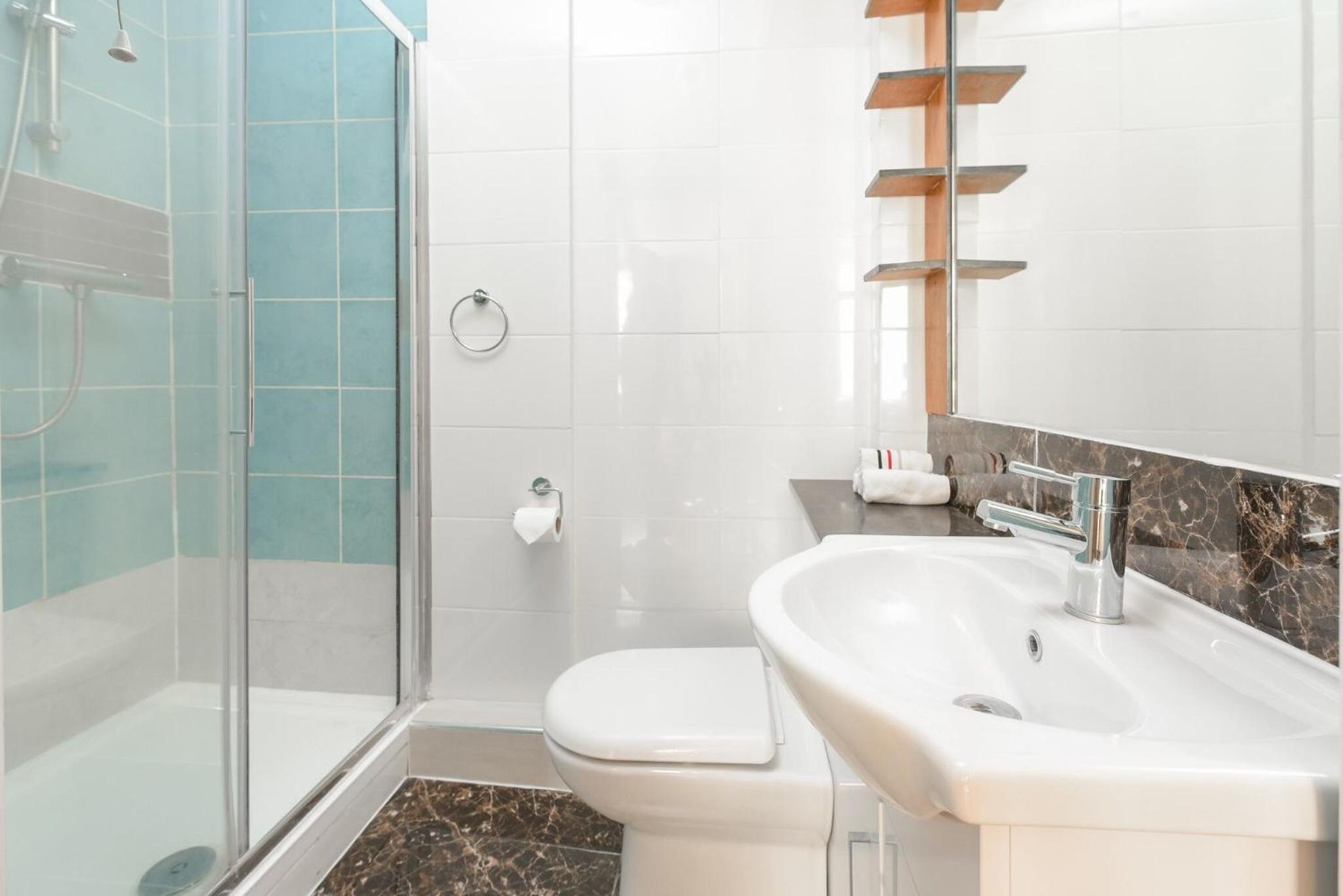 Double Room with Private Bathroom photo 3