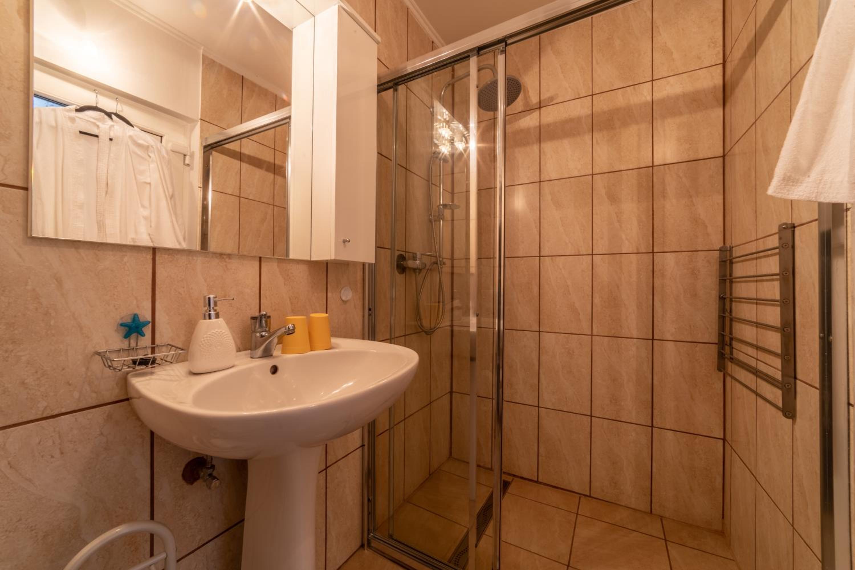 One-Bedroom Apartment - Photo 15