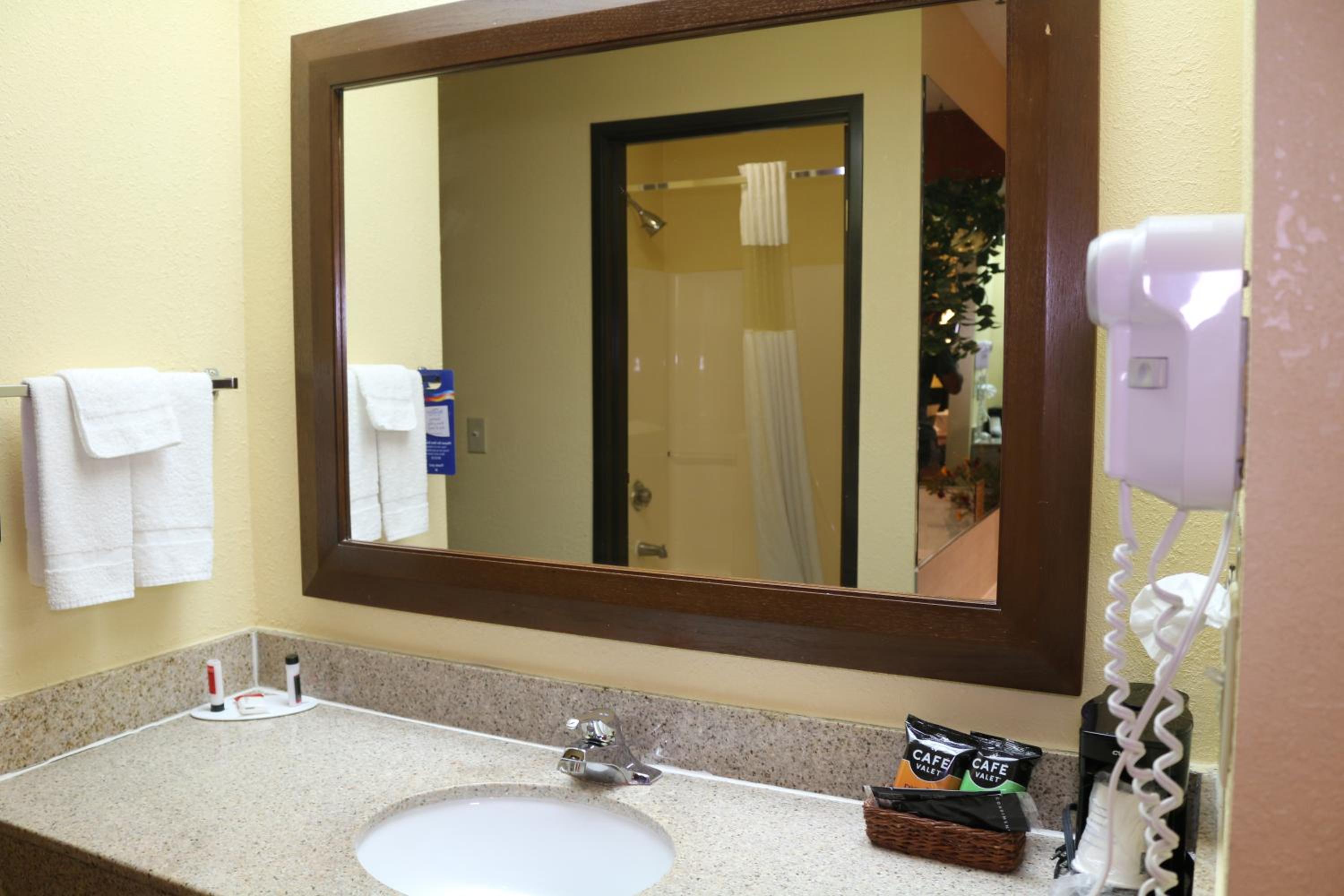King Studio Suite - Non-Smoking - Photo 2