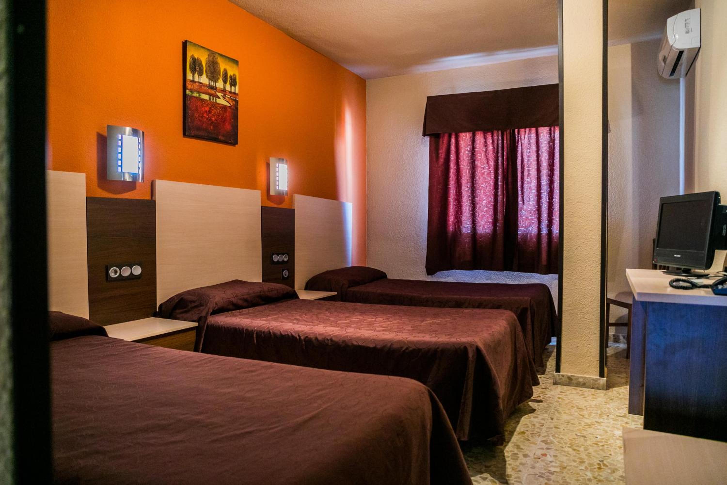 Triple Room
