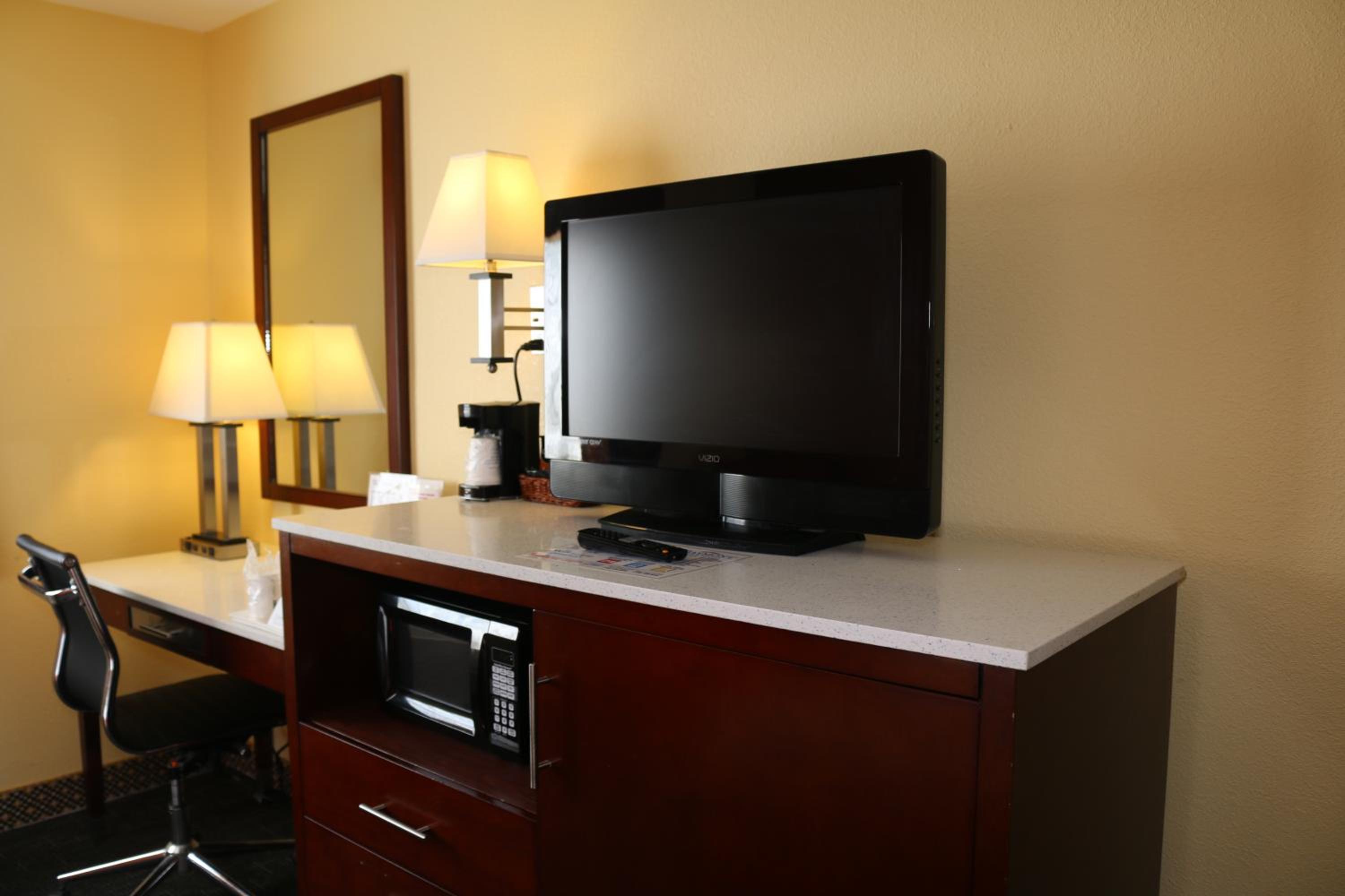 King Room - Non-Smoking - Photo 2