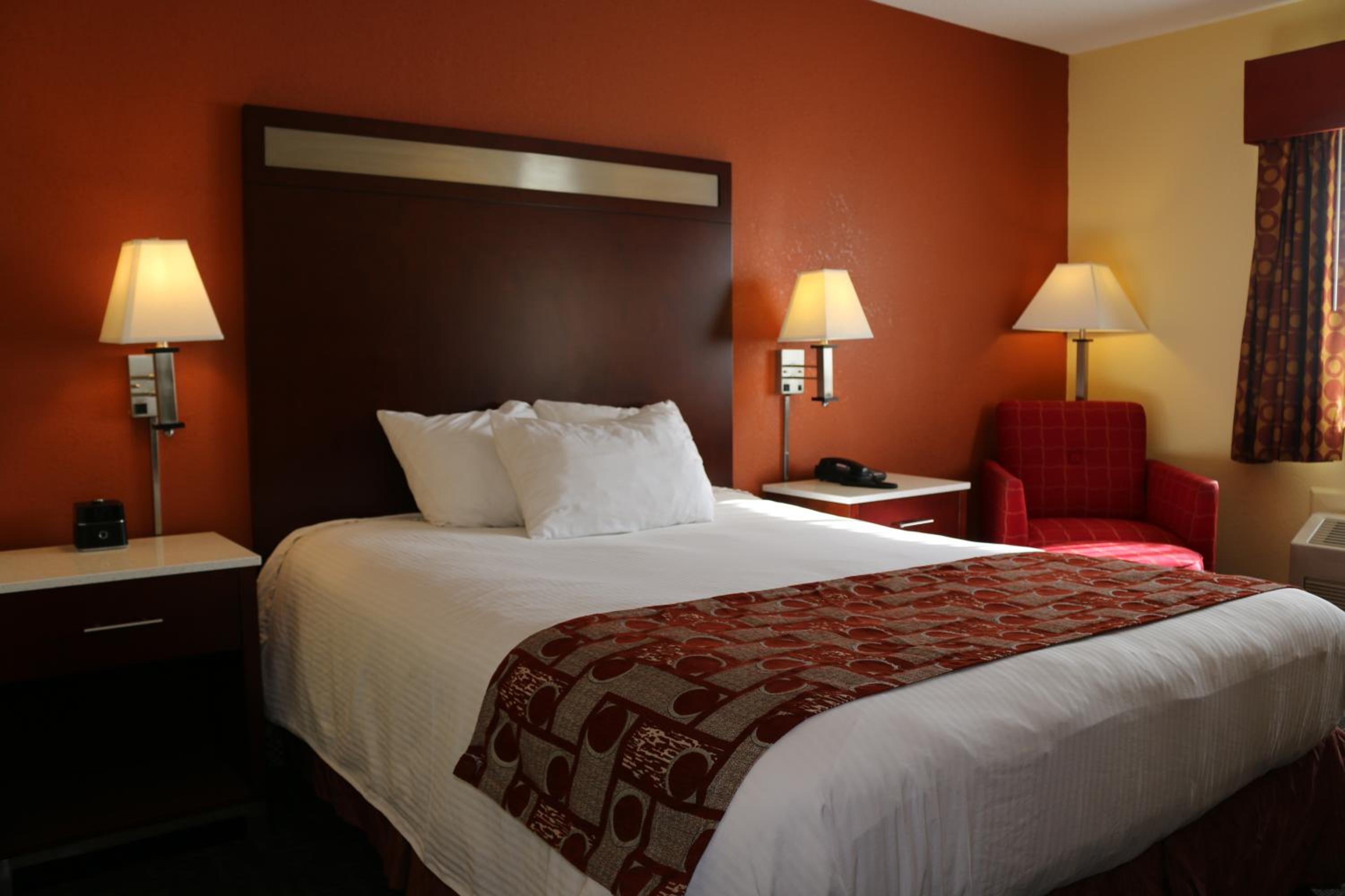 King Room - Non-Smoking - Photo 1