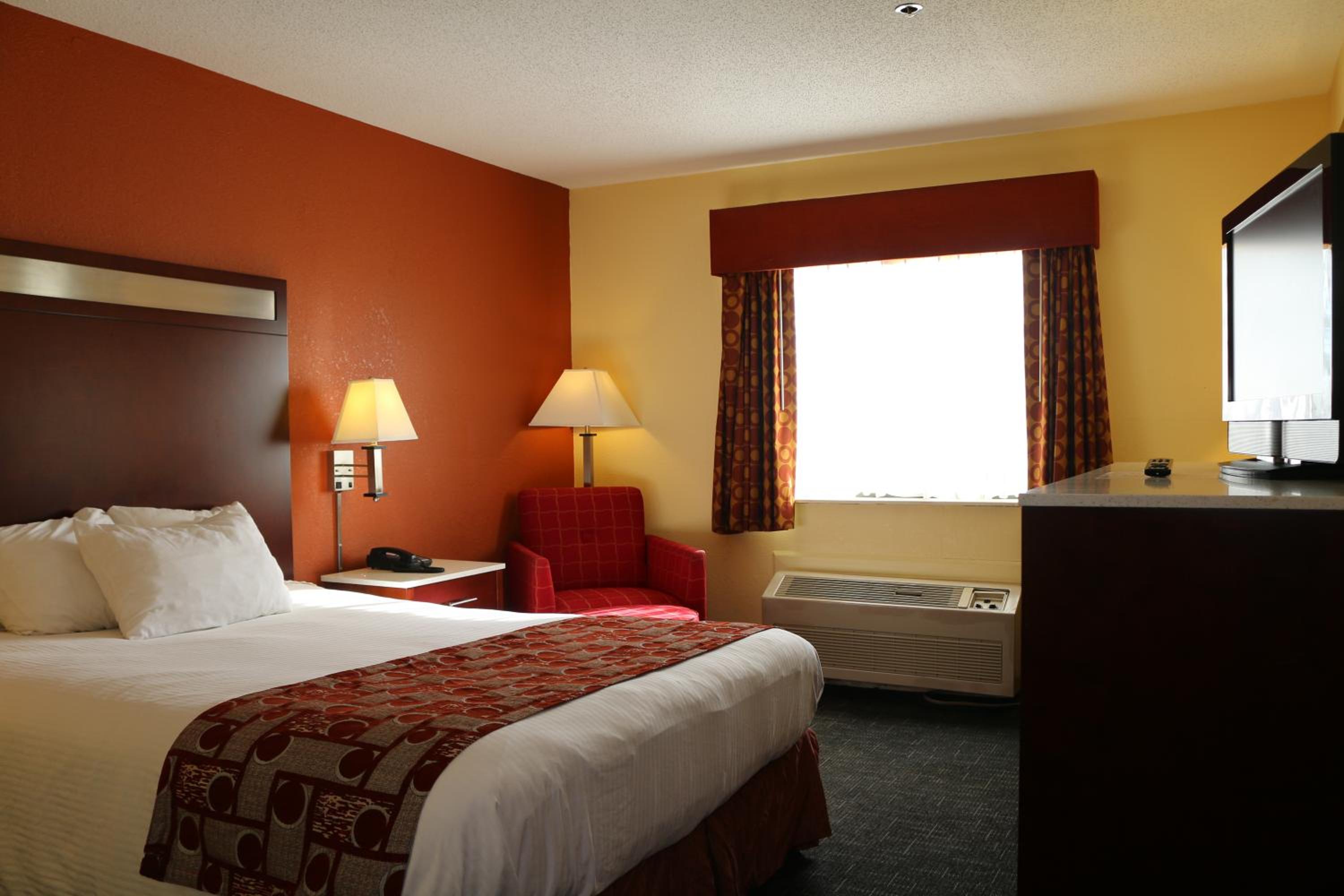 King Room - Non-Smoking - Photo 3