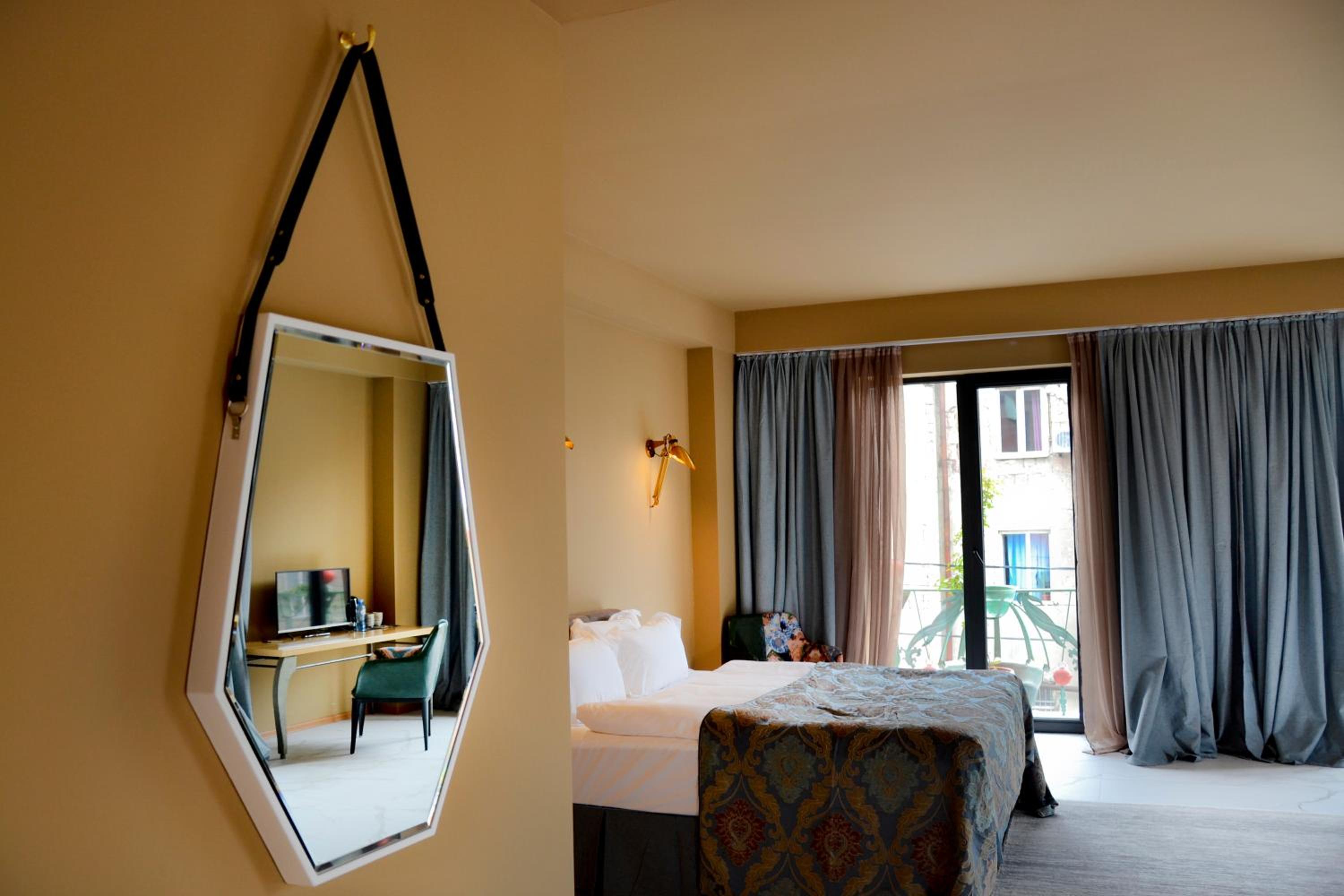 Triple Room with Balcony - Photo 3