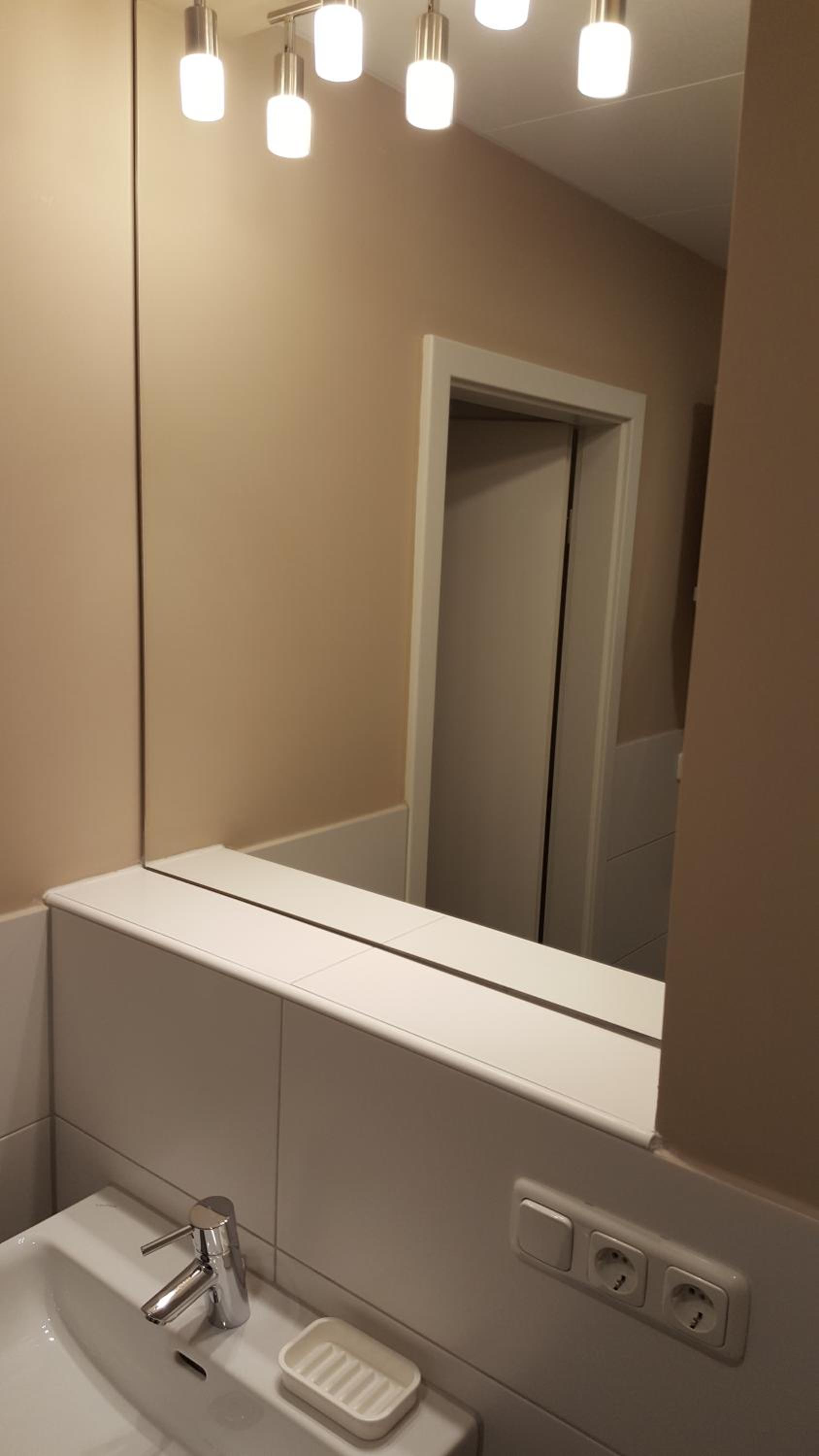 Apartment with Shower - Photo 2