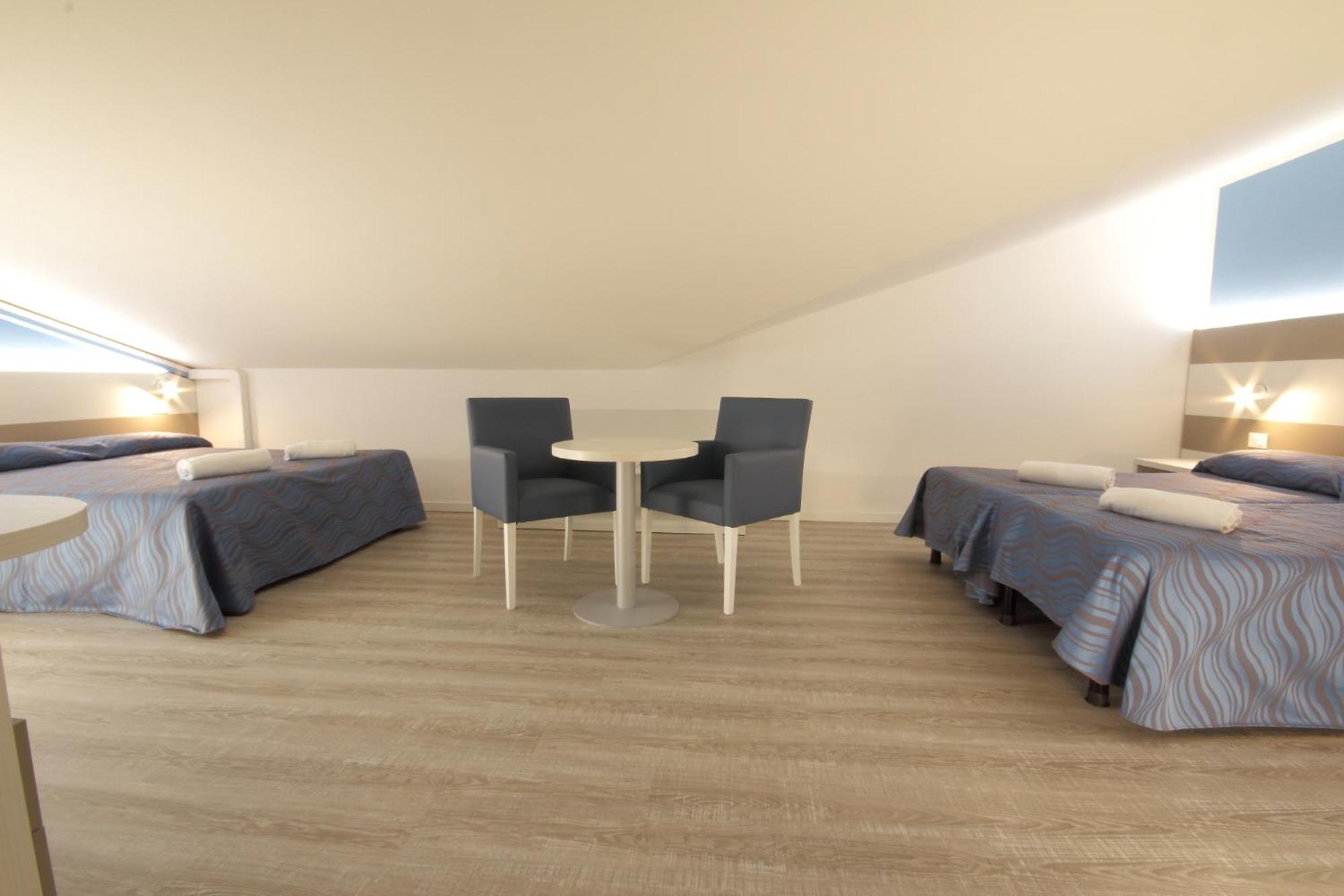Economy Quadruple Room photo 3