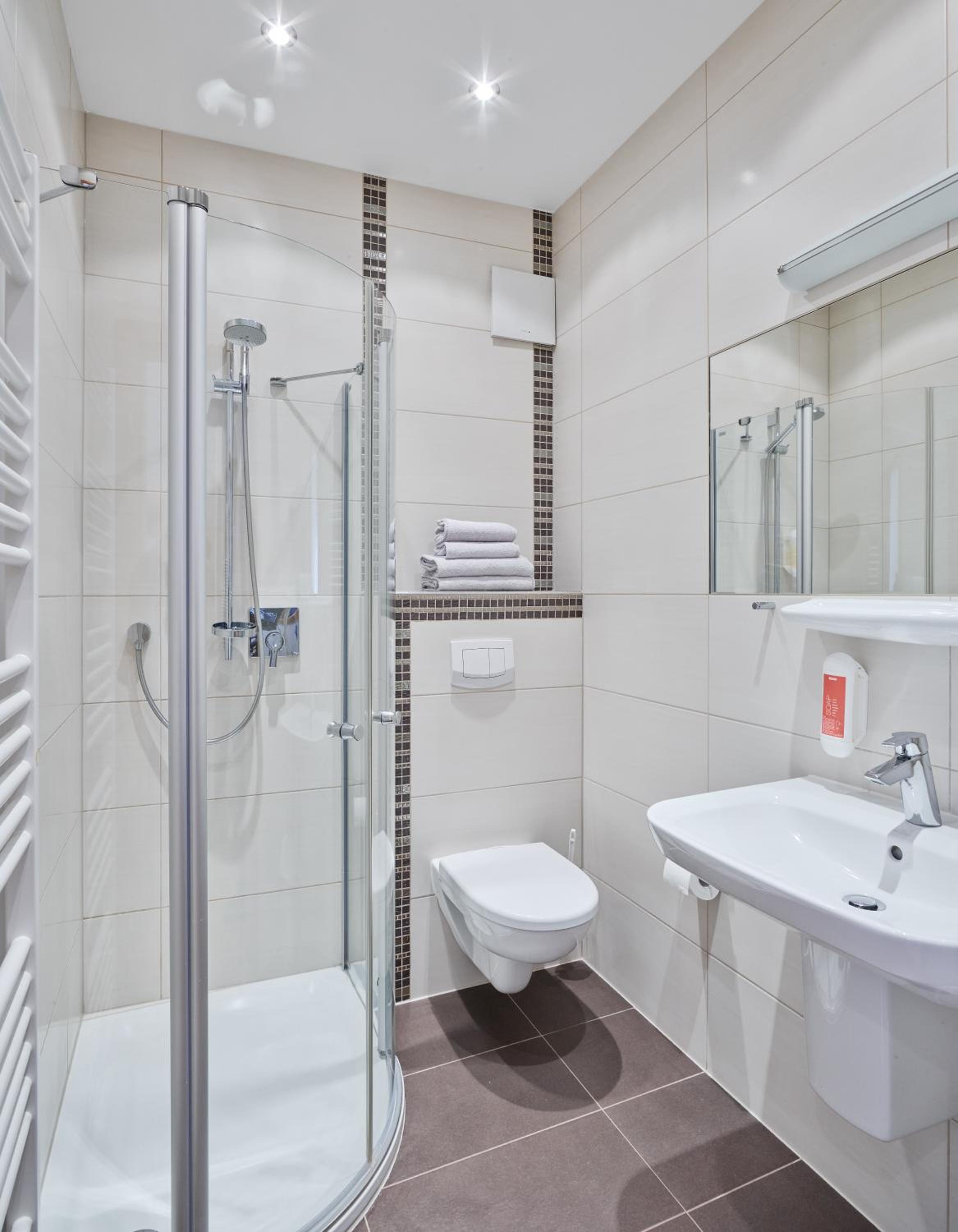 Double Room with Private Bathroom photo 2