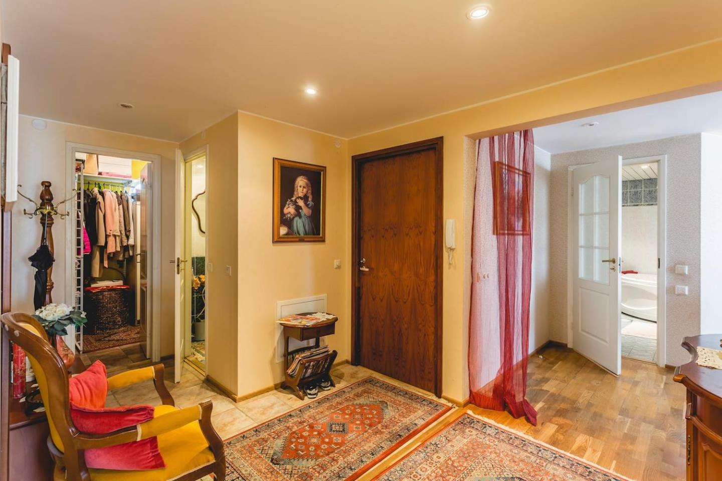 Two-Bedroom Apartment - Photo 8