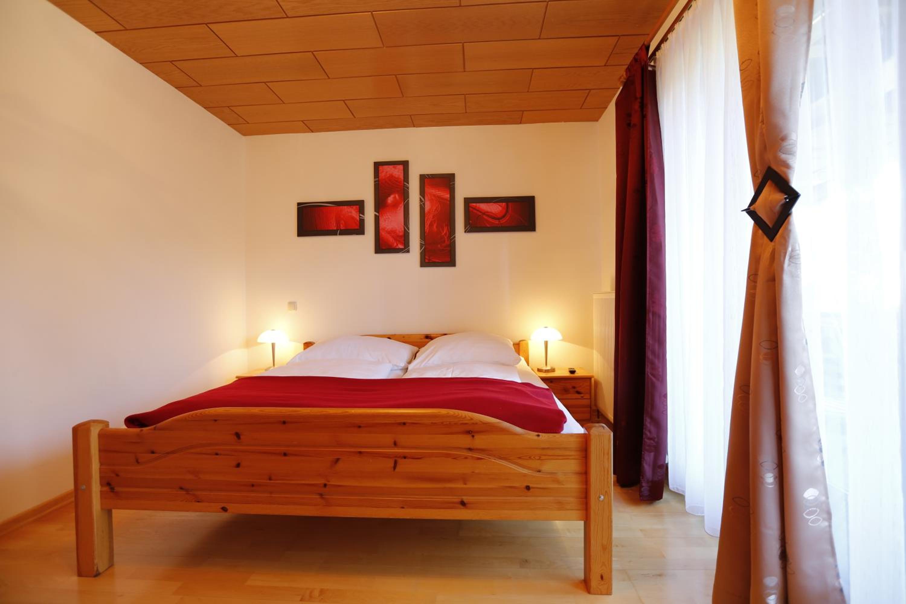 Three-Bedroom Apartment with Balcony photo 1
