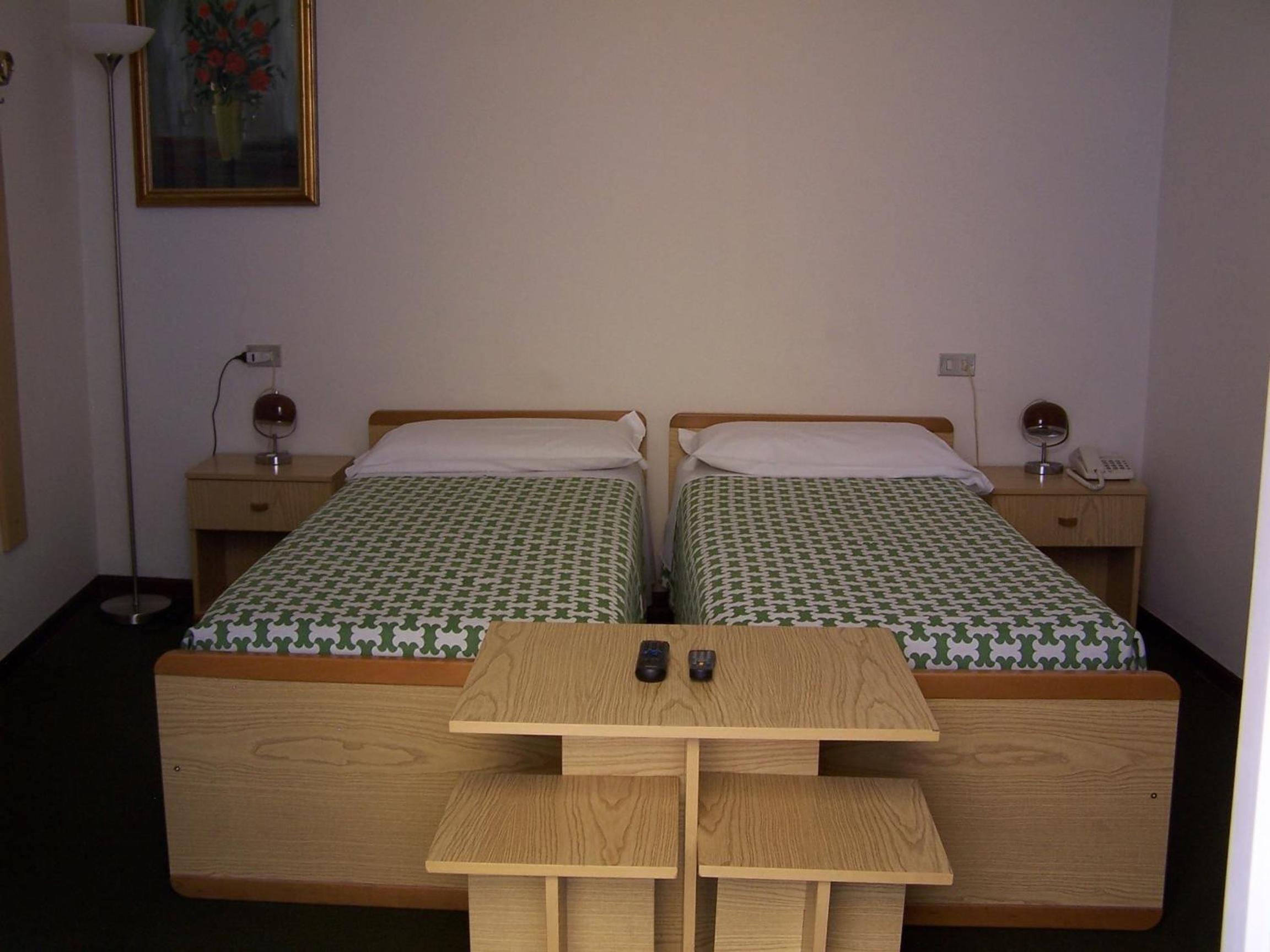 Double or Twin Room - Photo 12